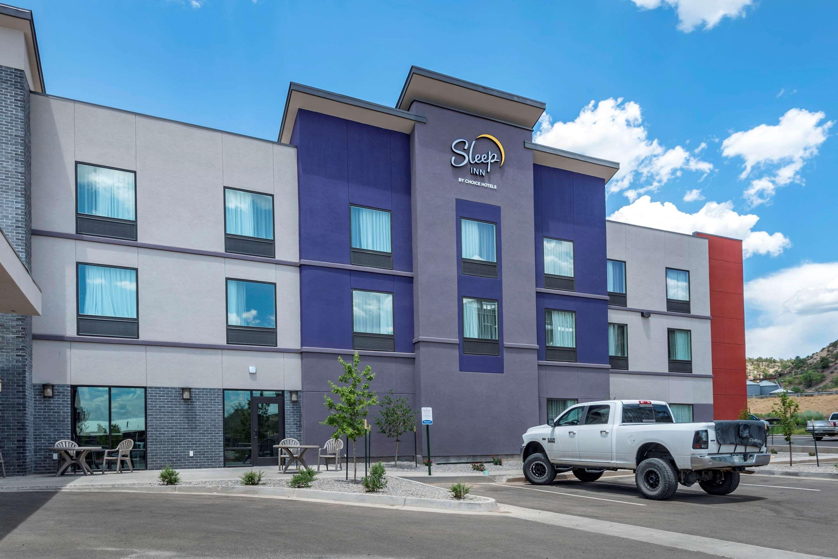Vista Exterior Sleep Inn Durango