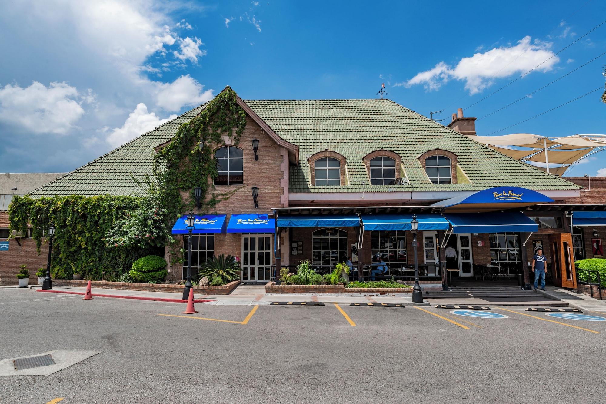 Restaurant Quinta Dorada Hotel and Suites