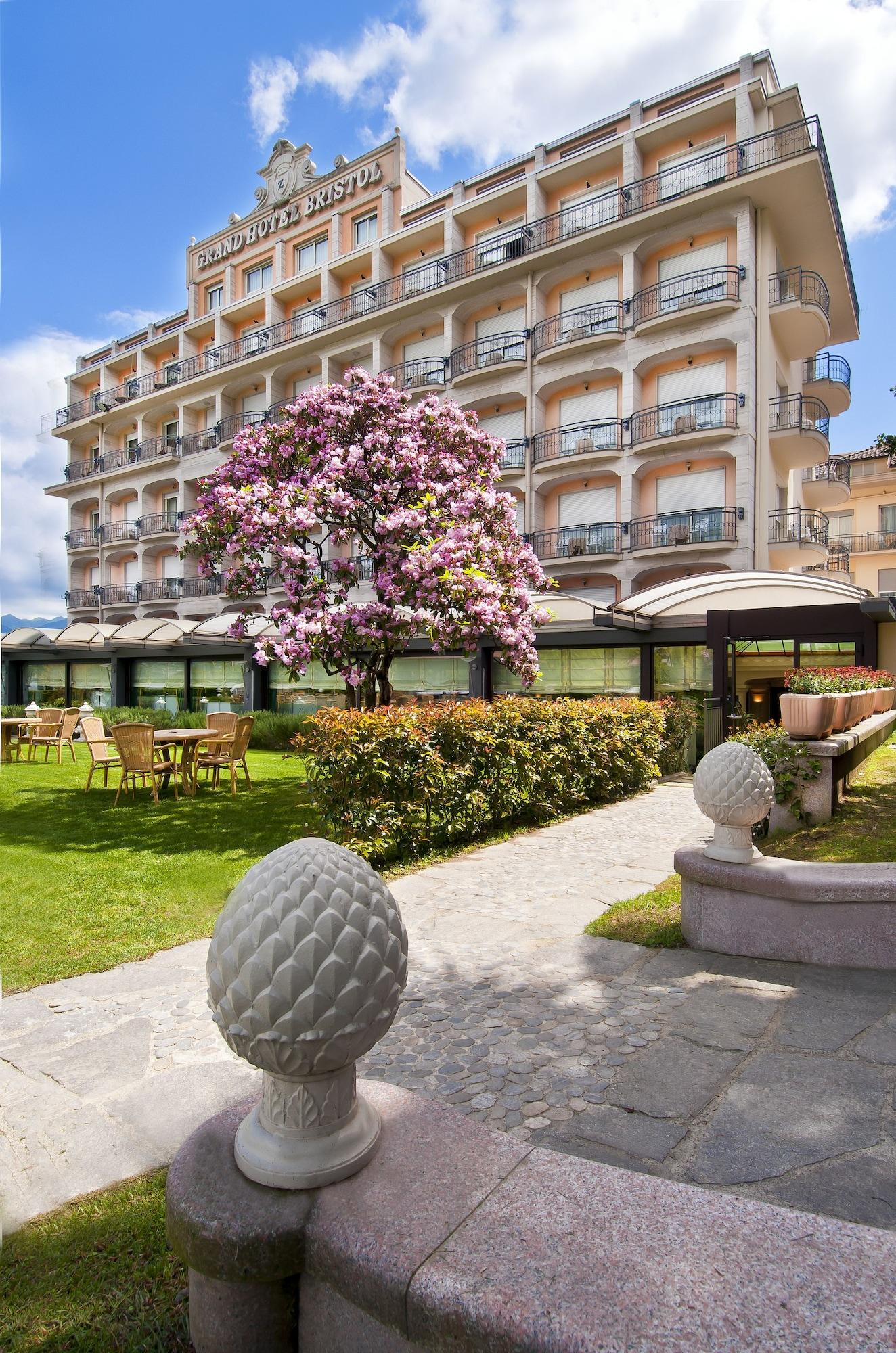Vista Exterior Grand Hotel Bristol
