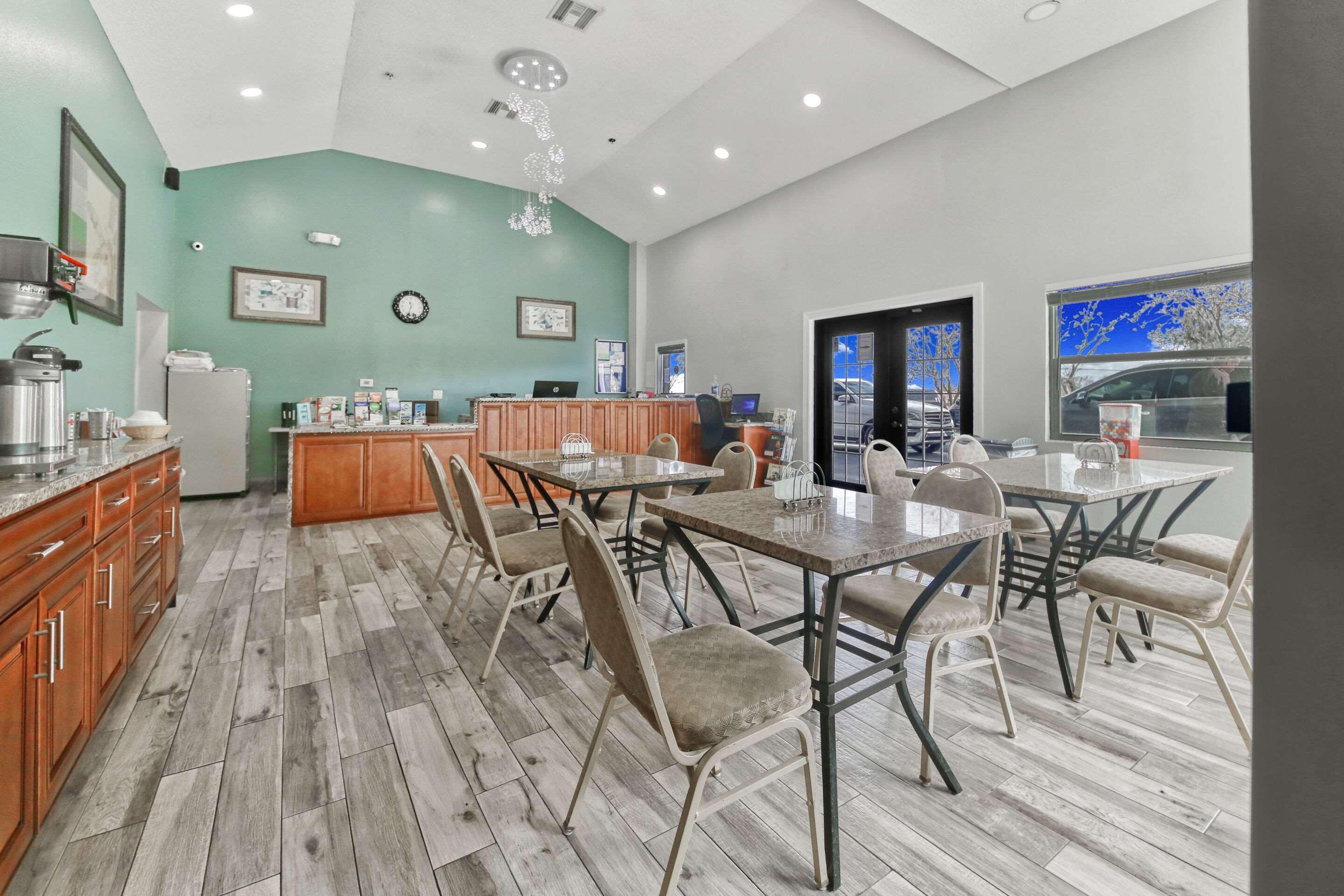 Restaurant Rodeway Inn & Suites Haines City