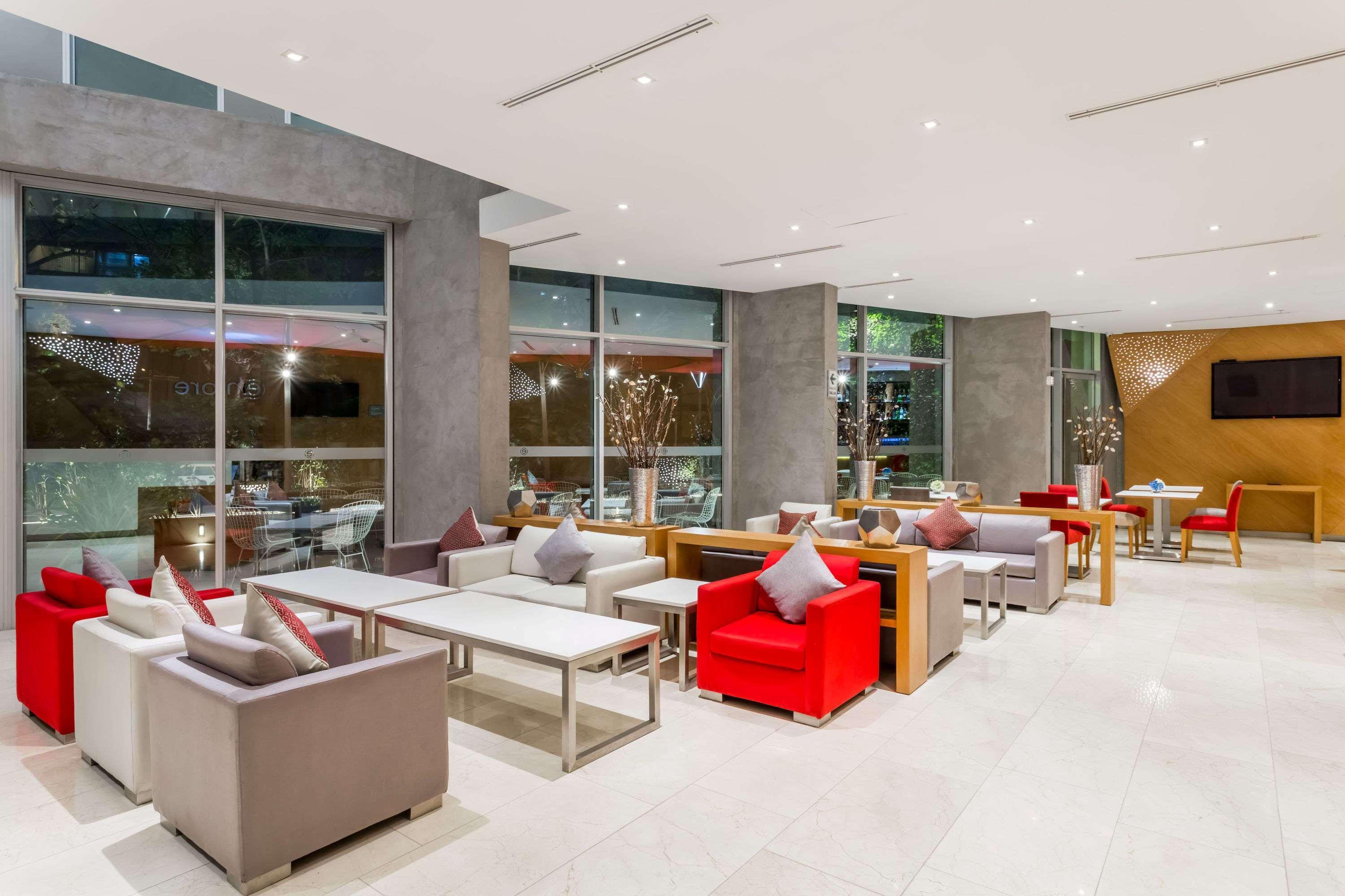 Vista Lobby Ramada Encore by Wyndham Lima San Isidro