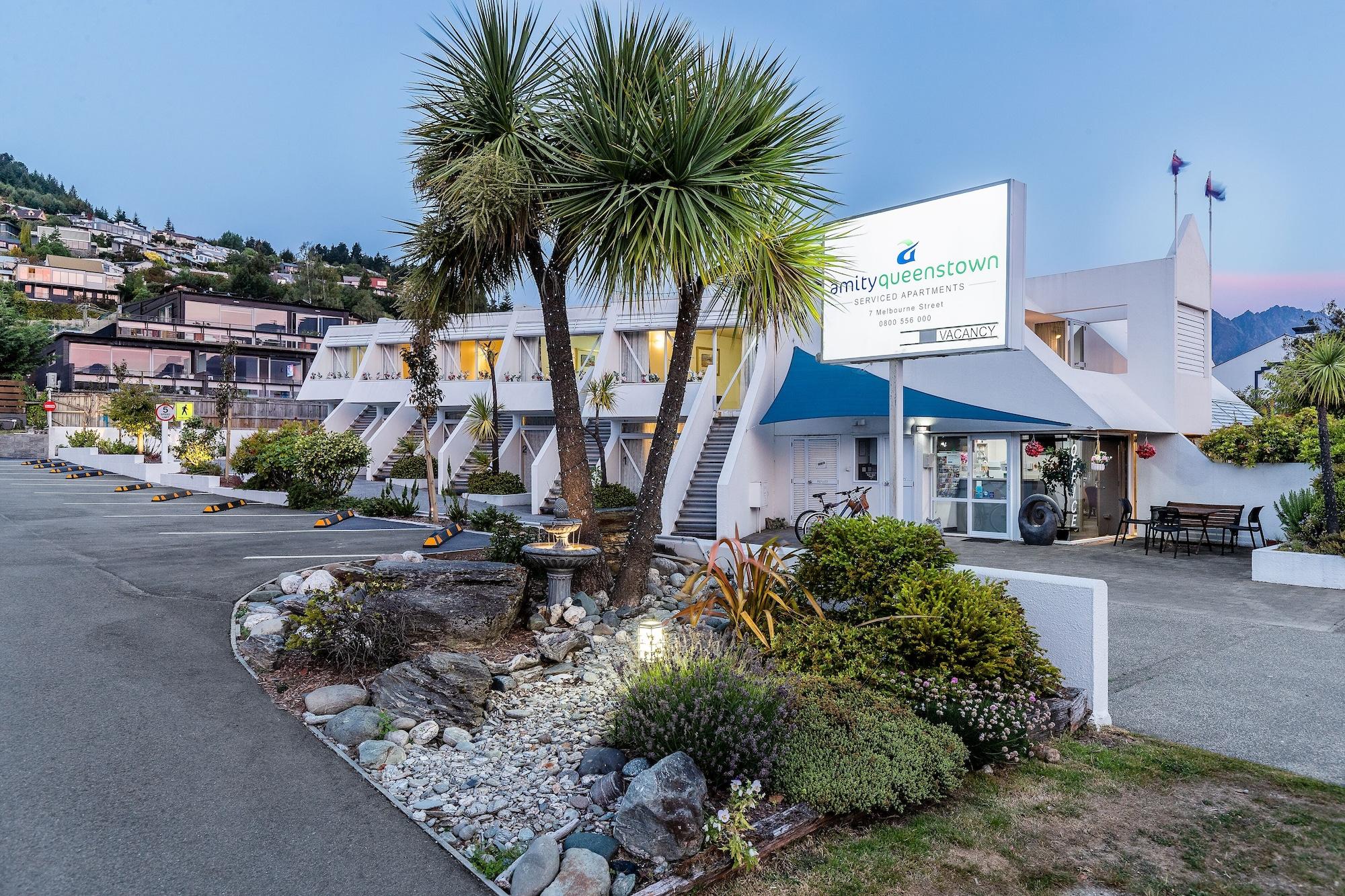 Varios Amity Serviced Apartments