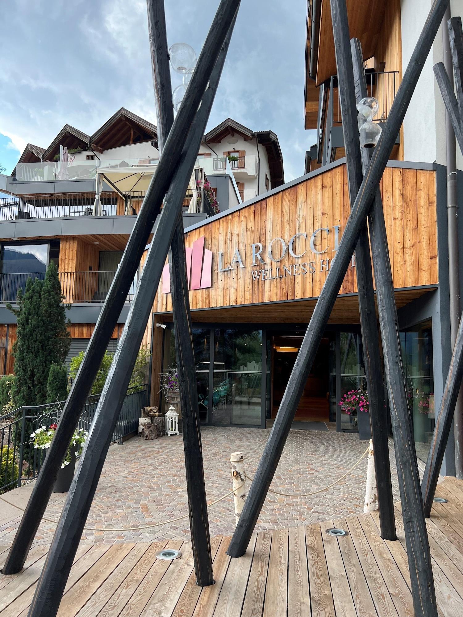 Vista Exterior La Roccia Wellness Hotel