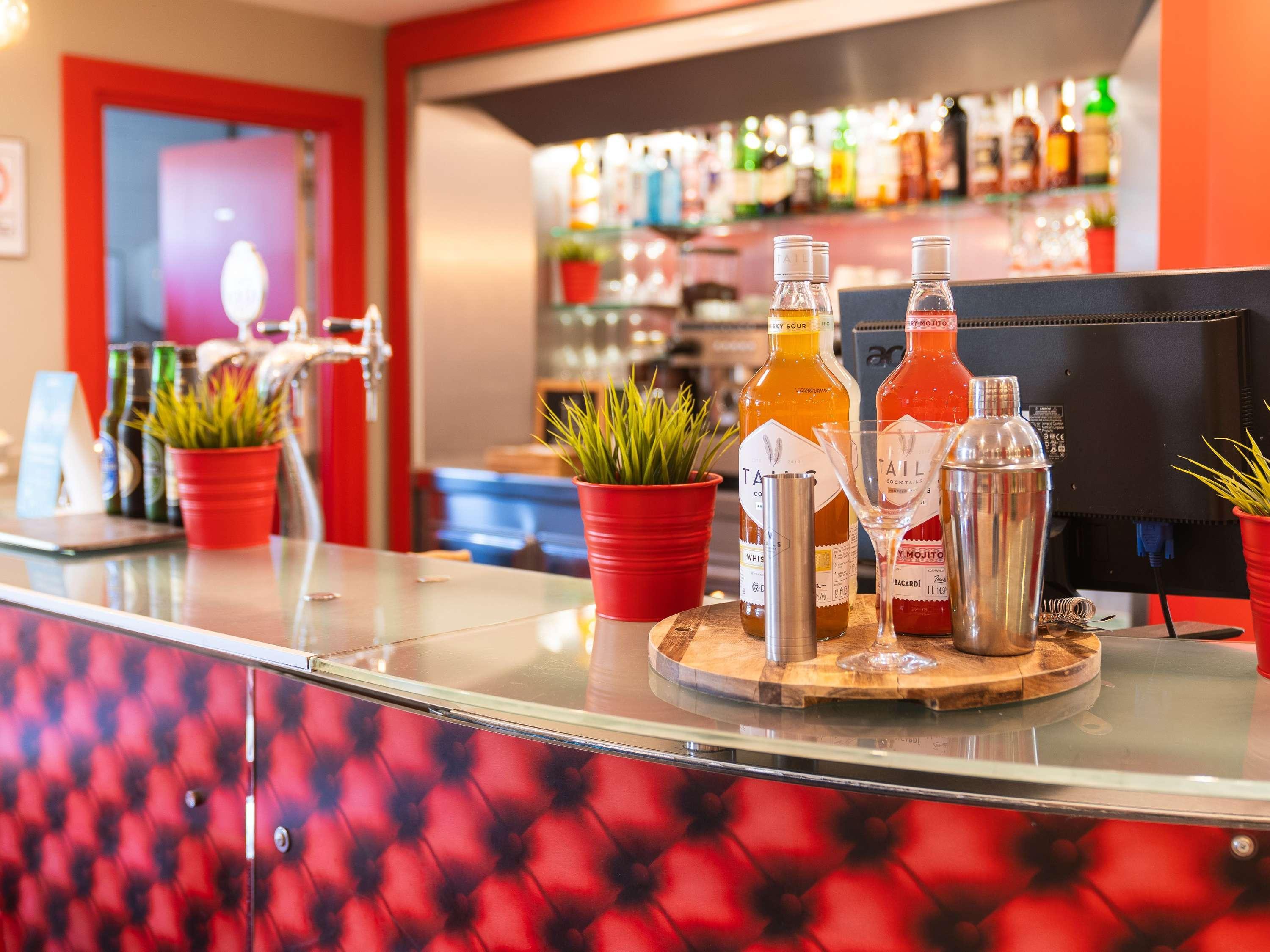 Bar/Salón ibis Madrid Alcorcon Tresaguas