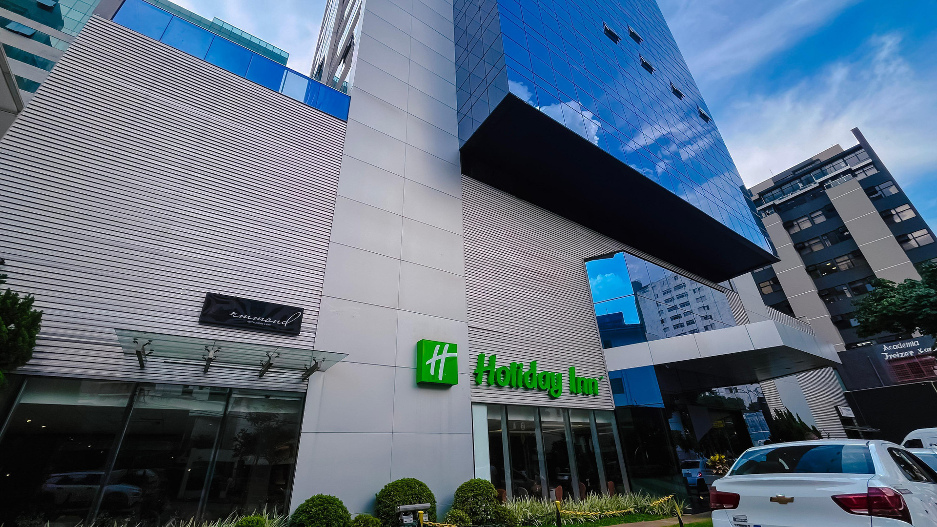Vista Exterior Holiday Inn Belo Horizonte Savassi by IHG