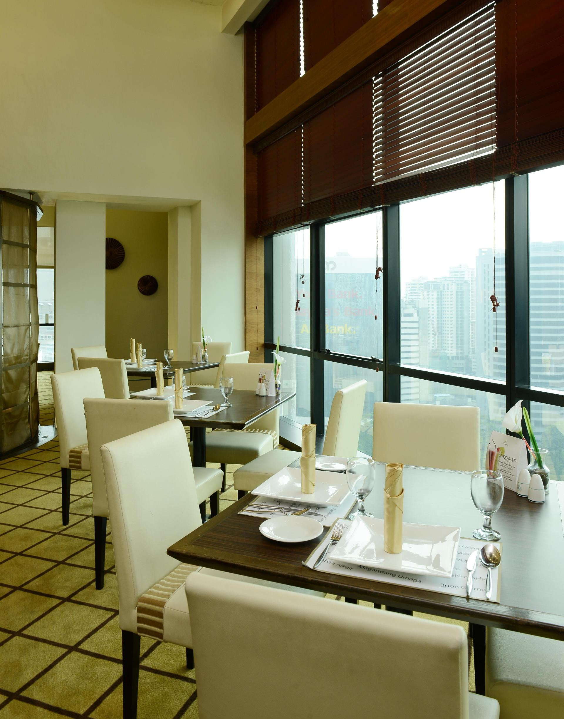 Restaurant Pacific Regency Hotel Suites
