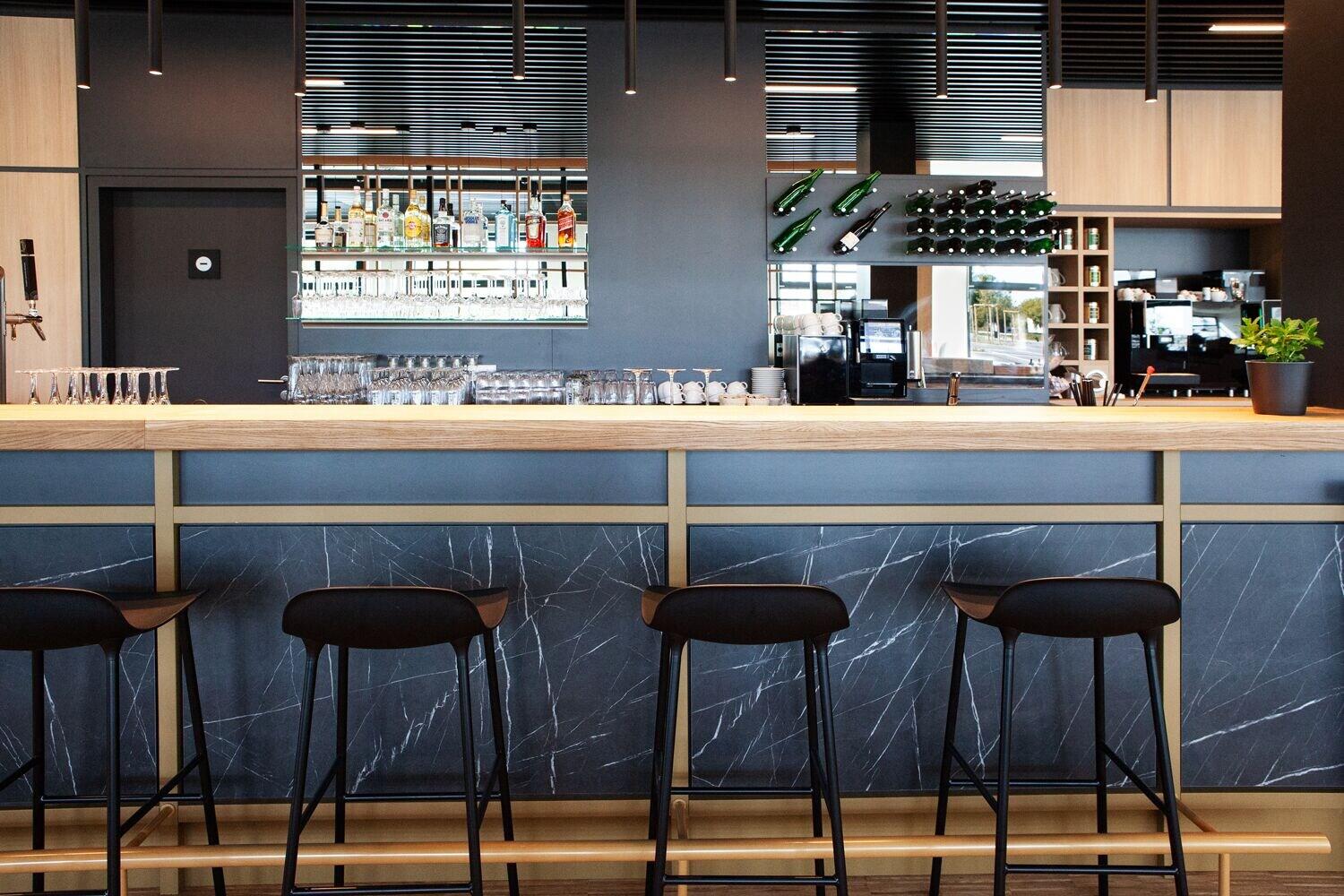 Bar/Salón Ibis Hotel Berlin Airport - Neueröffnung