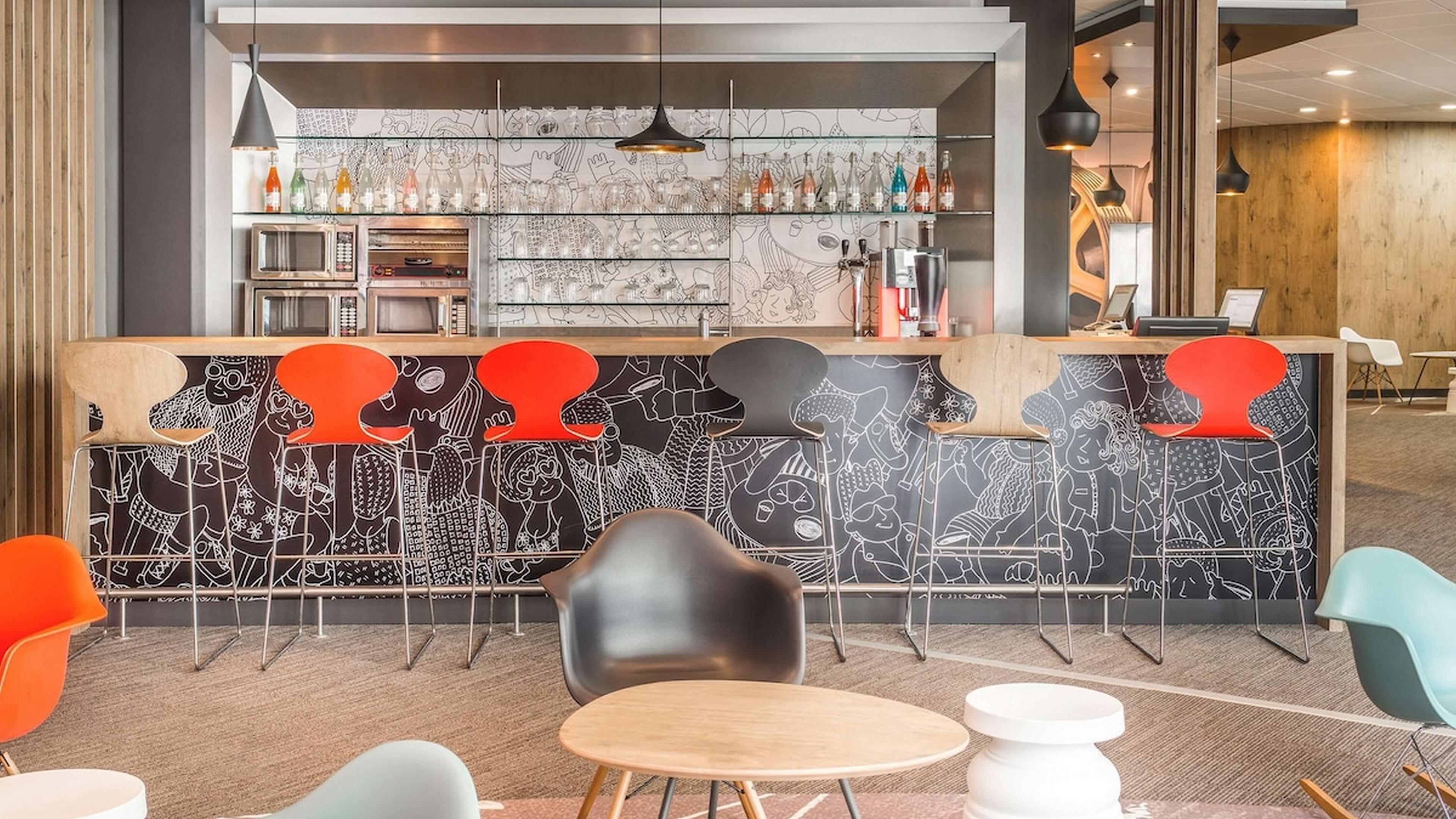 Vista Exterior ibis Nantes Centre Tour Bretagne