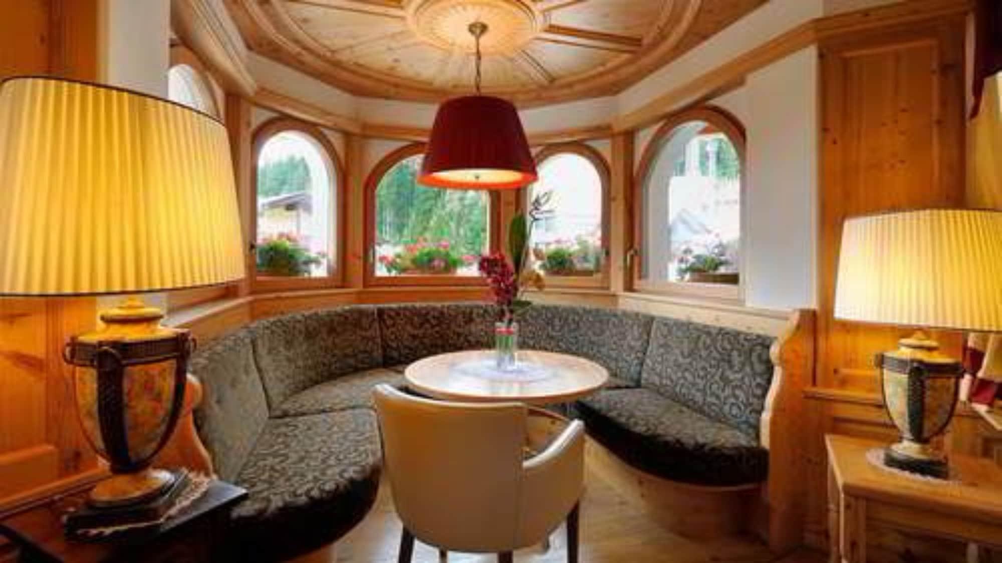 Bar/Salón Hotel Diana