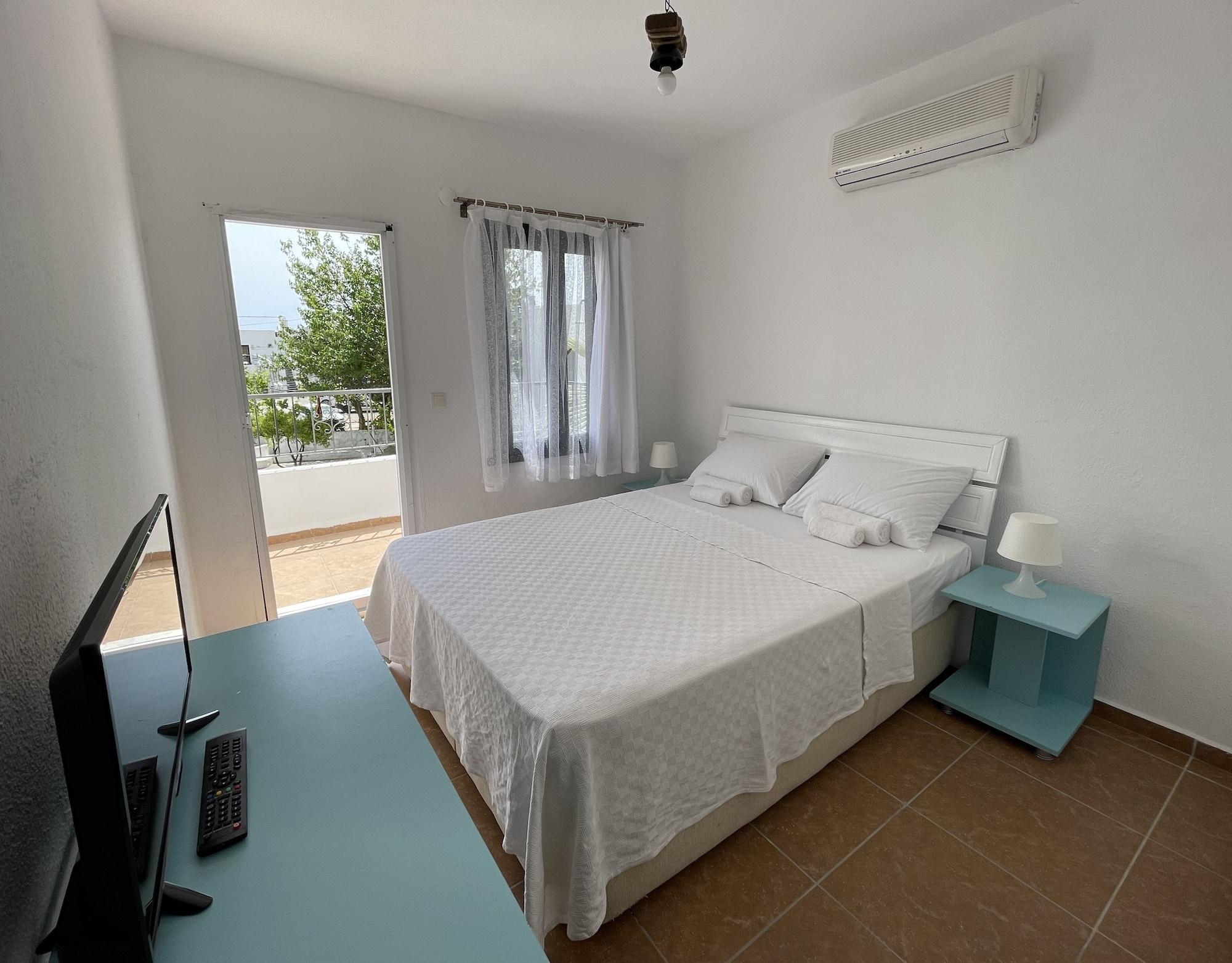 Varios Esmana Otel