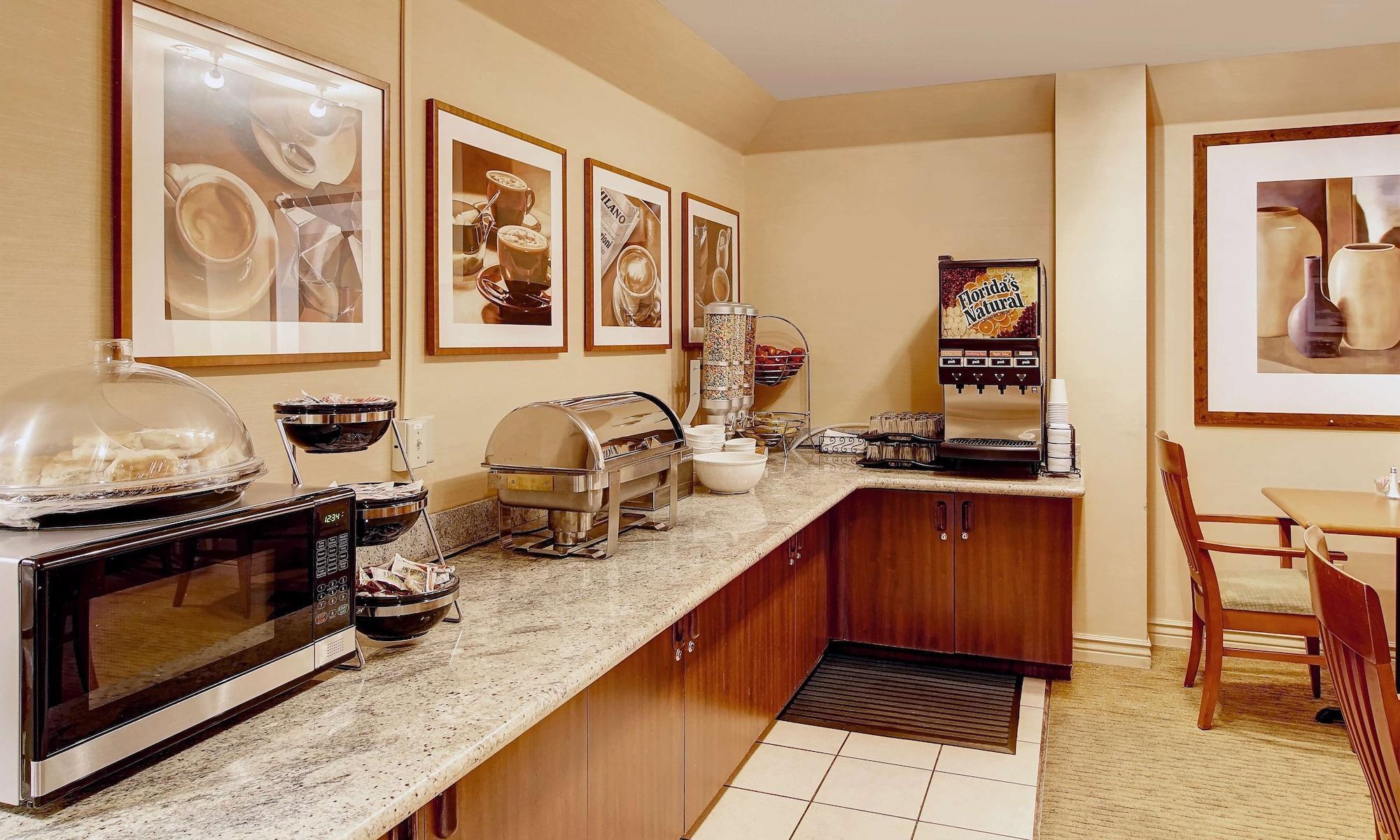 Restaurant Phoenix Inn Suites South Salem