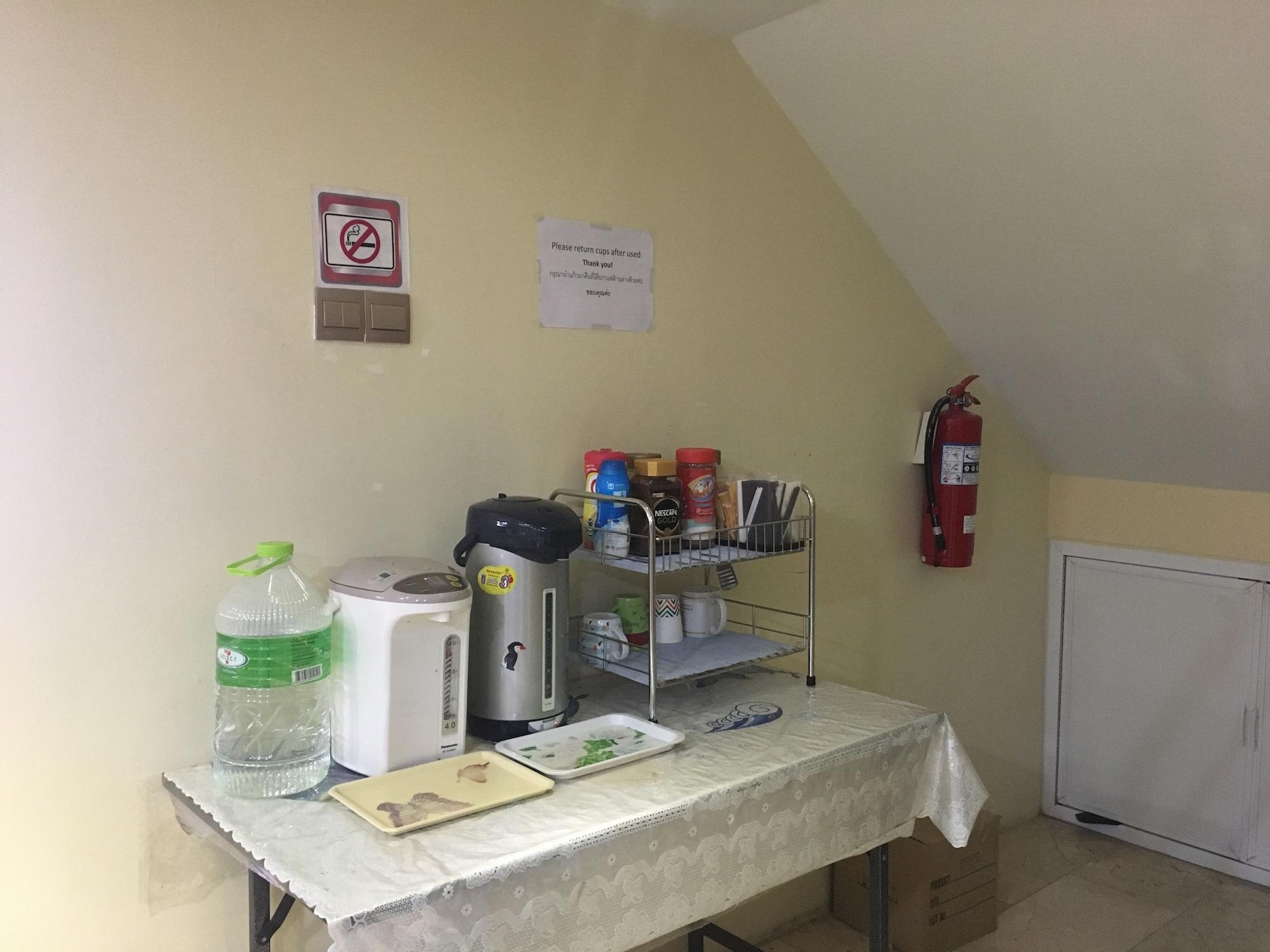 Bar/Salón Au Bon Hostel
