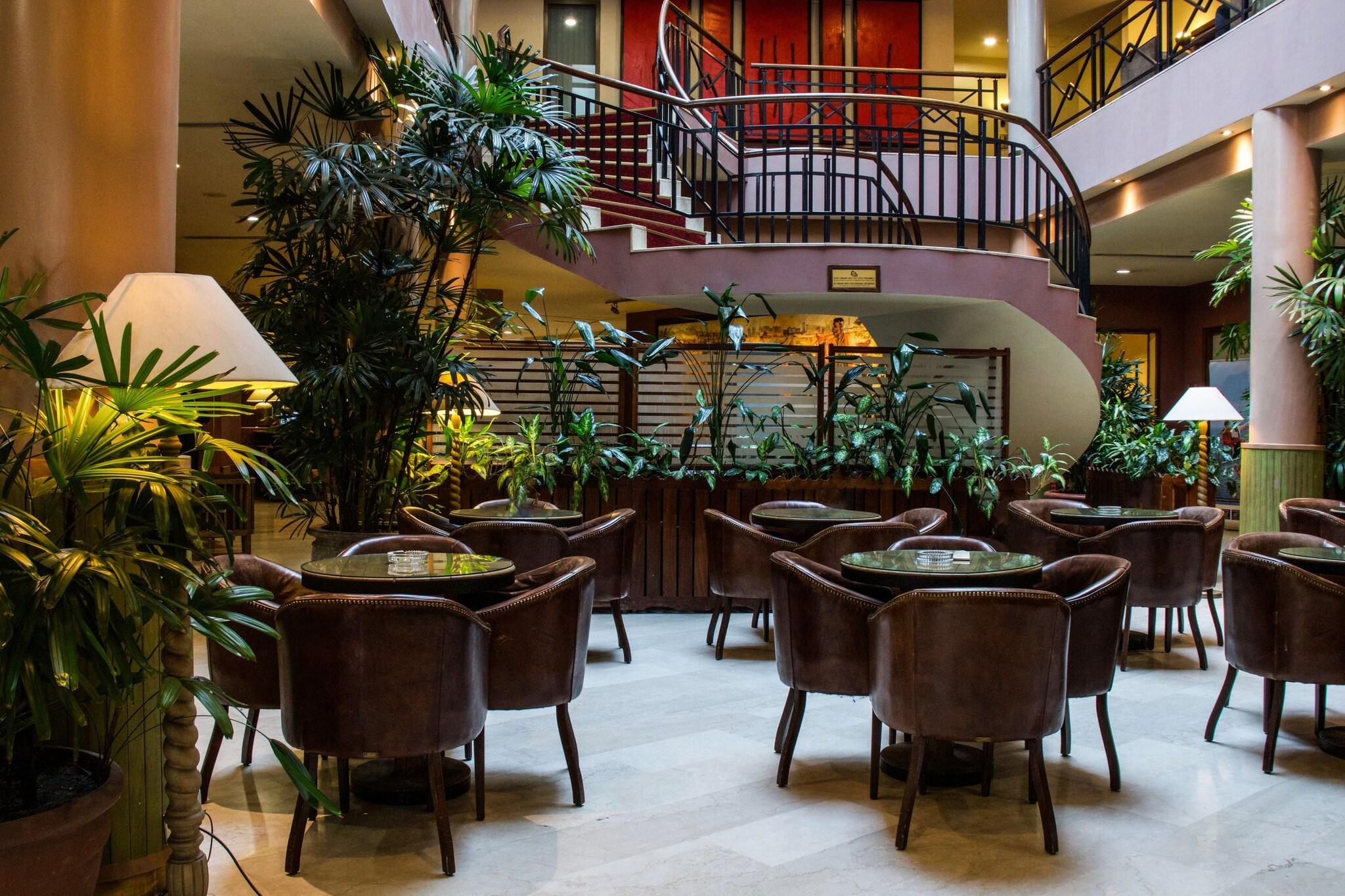 Vista Lobby Hotel Memling