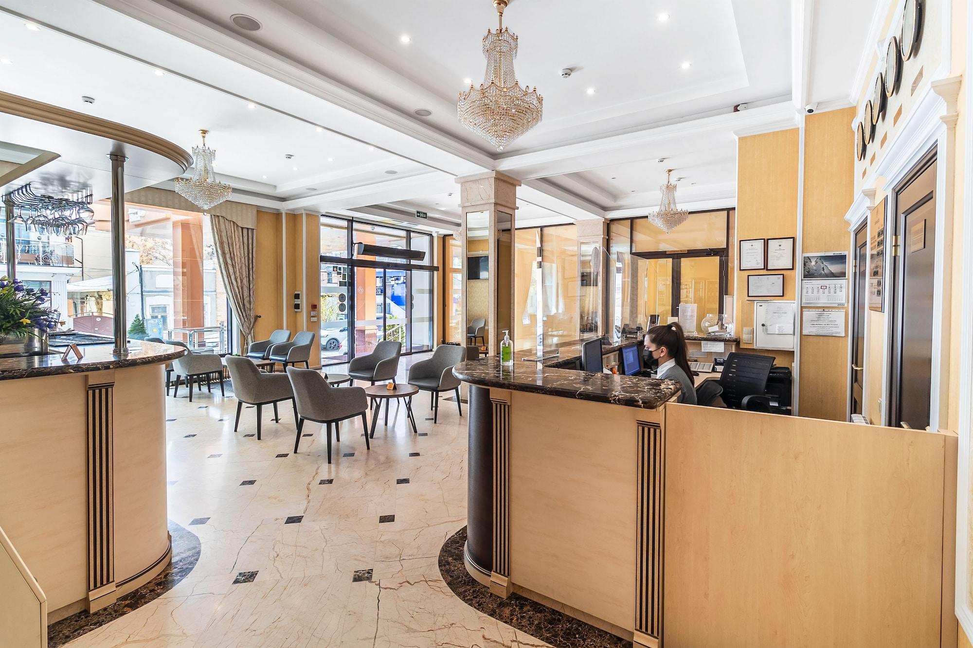 Vista Lobby Regency Hotel