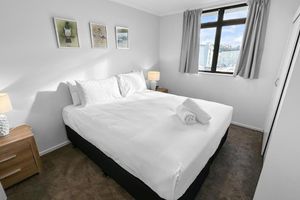 Renta temporal - 2BR Newmarket Retreat near Broadway: Zodiak Stays