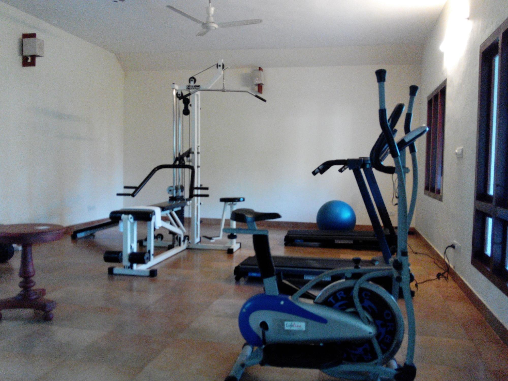 Gimnasio The World Backwaters