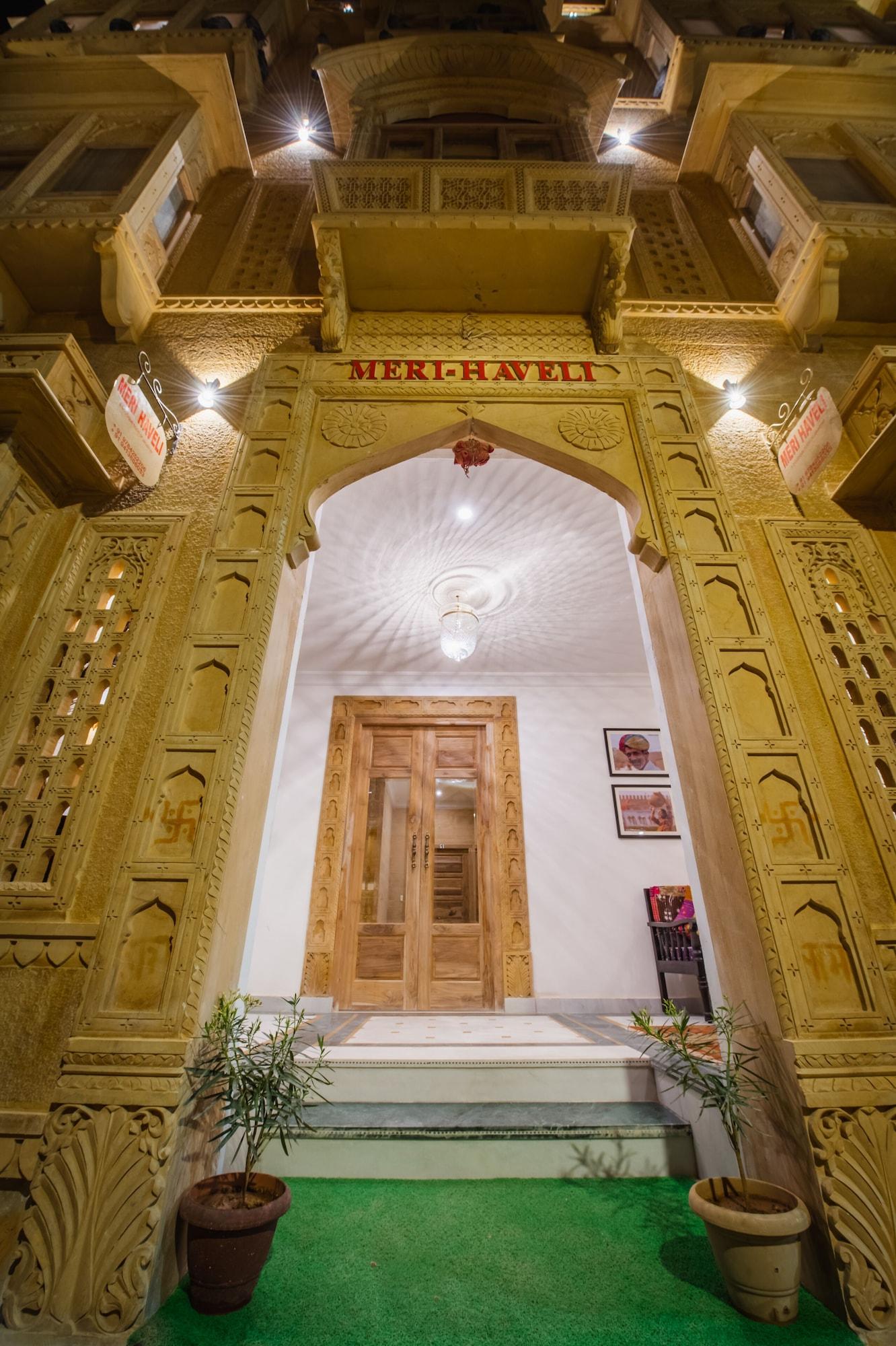 Vista Exterior Hotel Meri Haveli