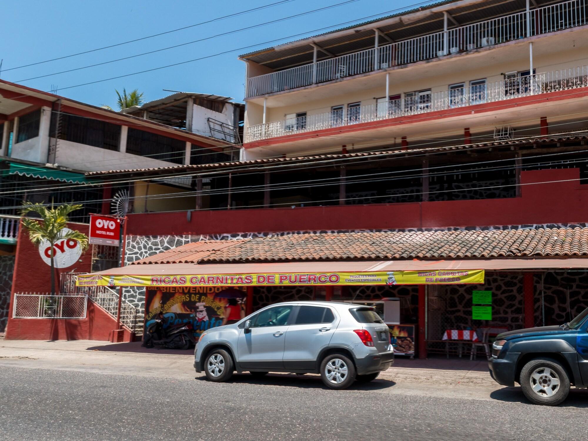 Vista Exterior OYO Hotel Rubi