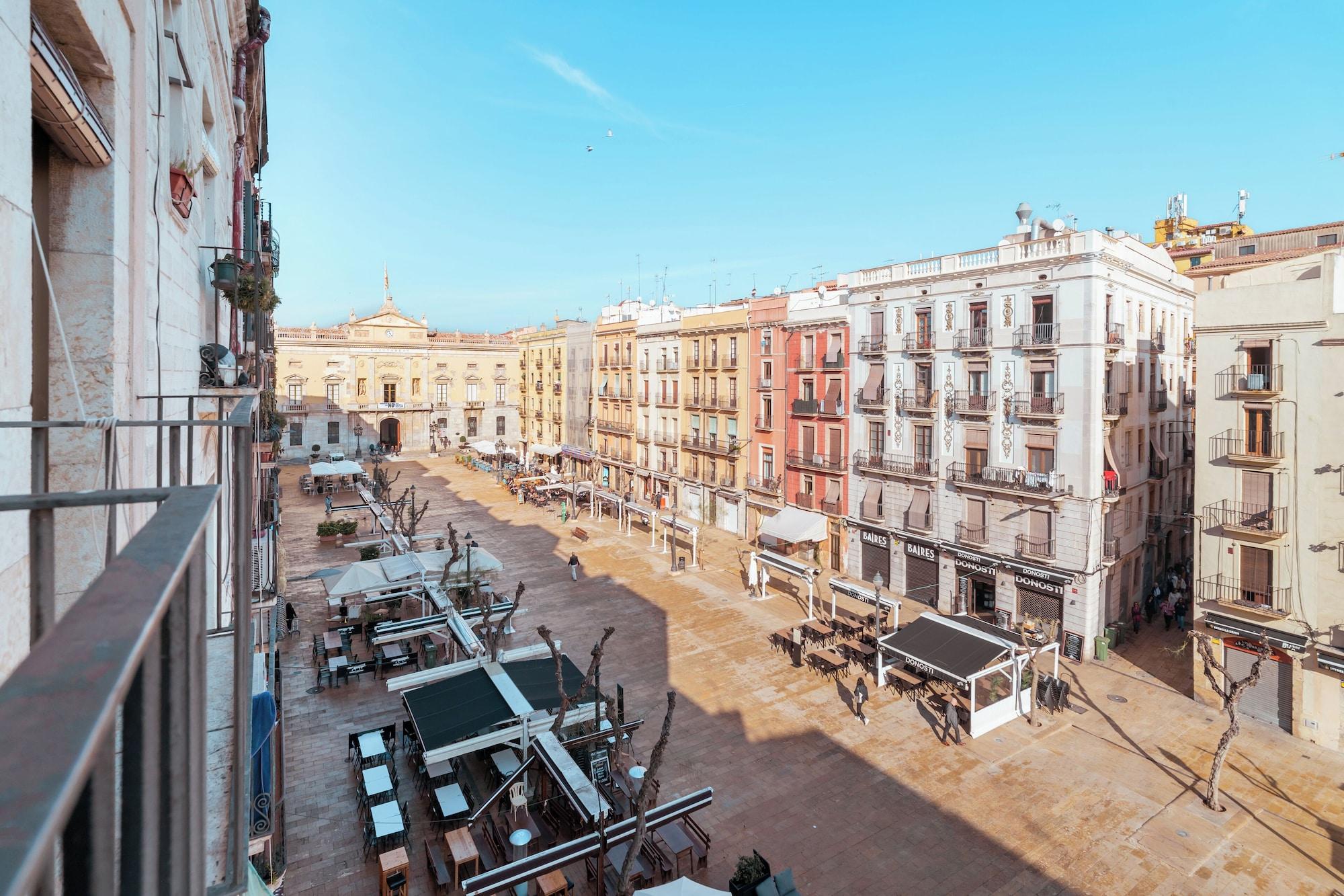 Vista Exterior Hostal Forum Tarragona