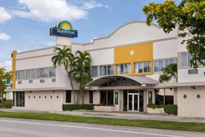 Alojamiento - Days Inn by Wyndham Miami Airport North