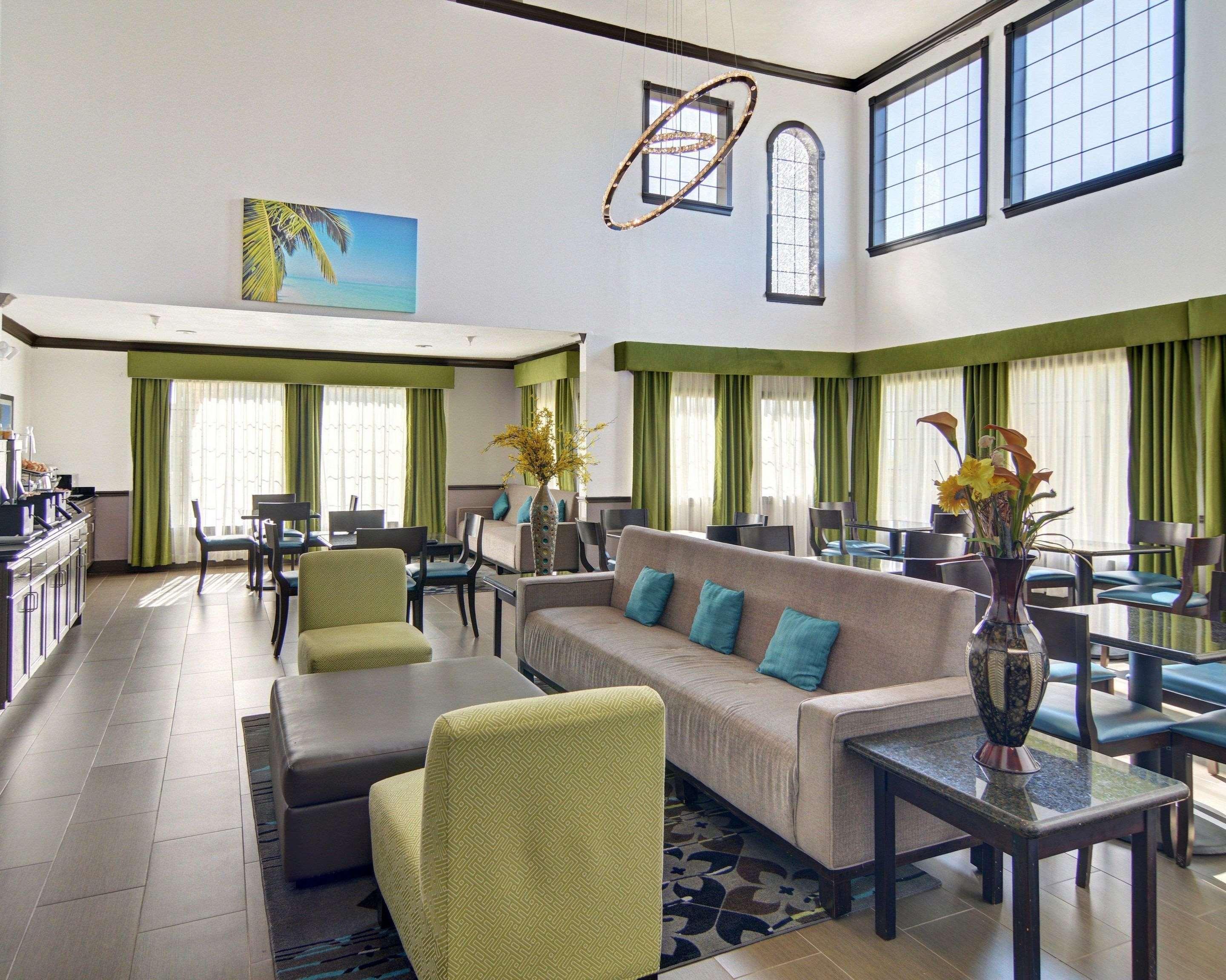 Vista Lobby Spark by Hilton Galveston