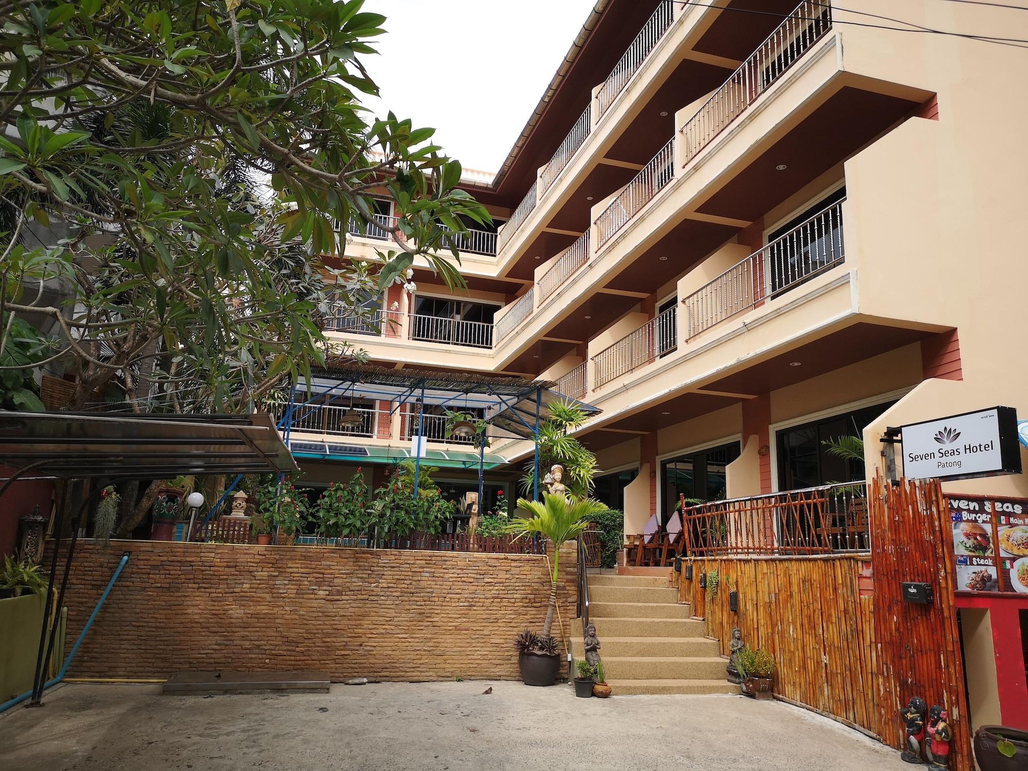 Vista Exterior Seven Seas Hotel