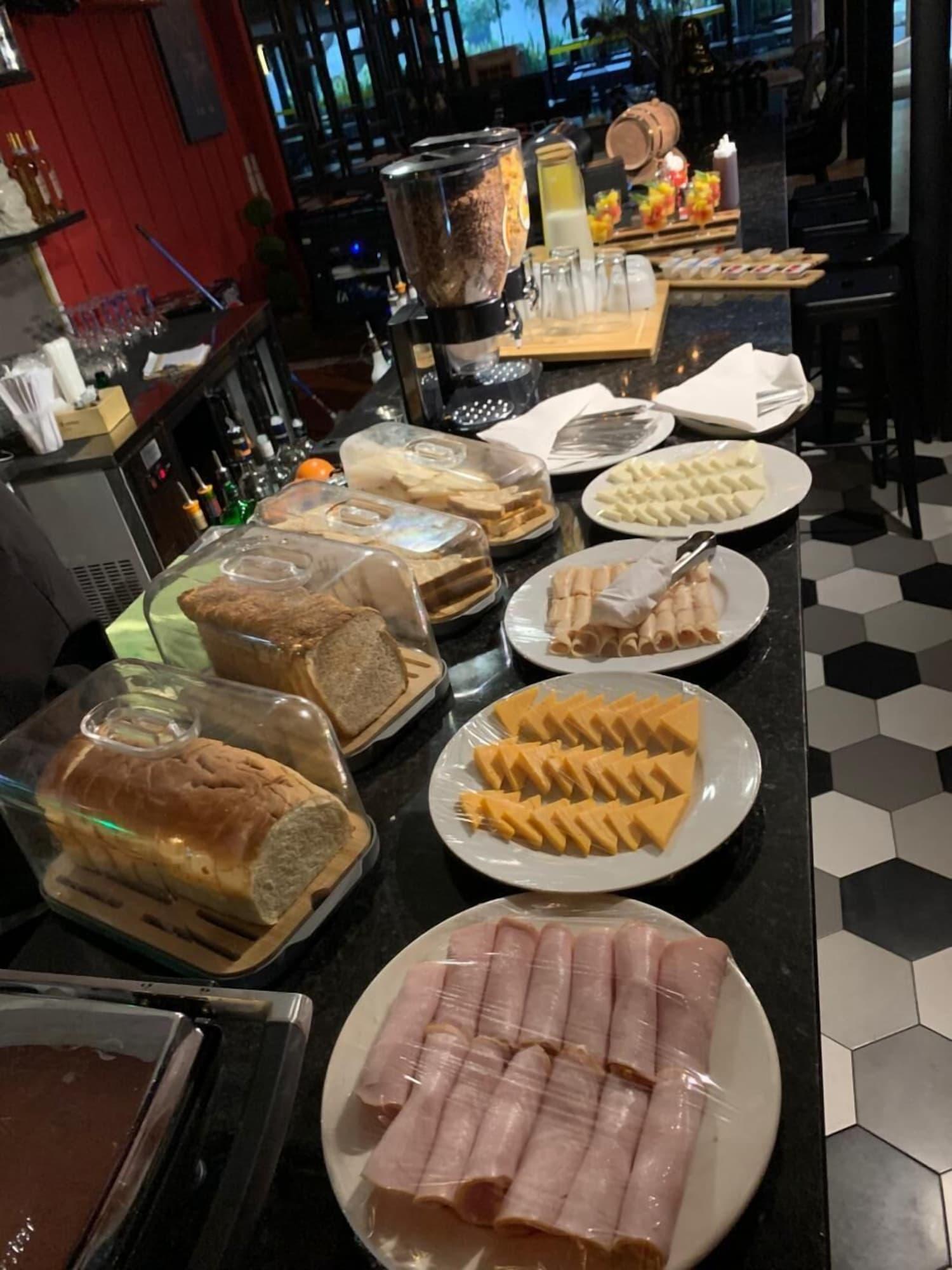 Restaurant Cardedeu Express Hotel