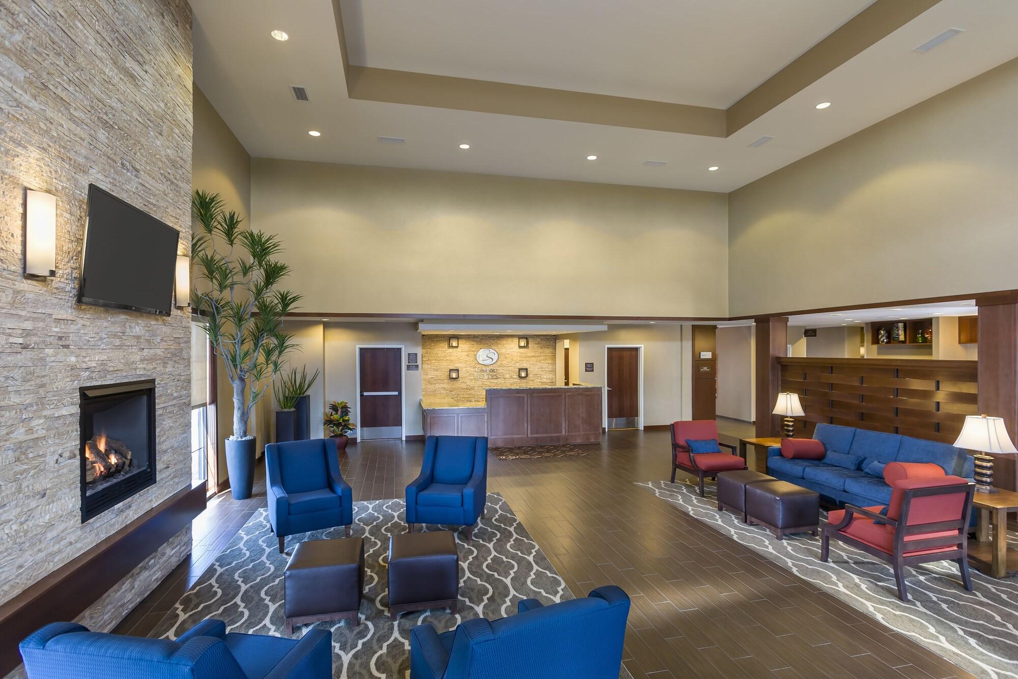 Vista Lobby Comfort Suites Fargo Medical Center