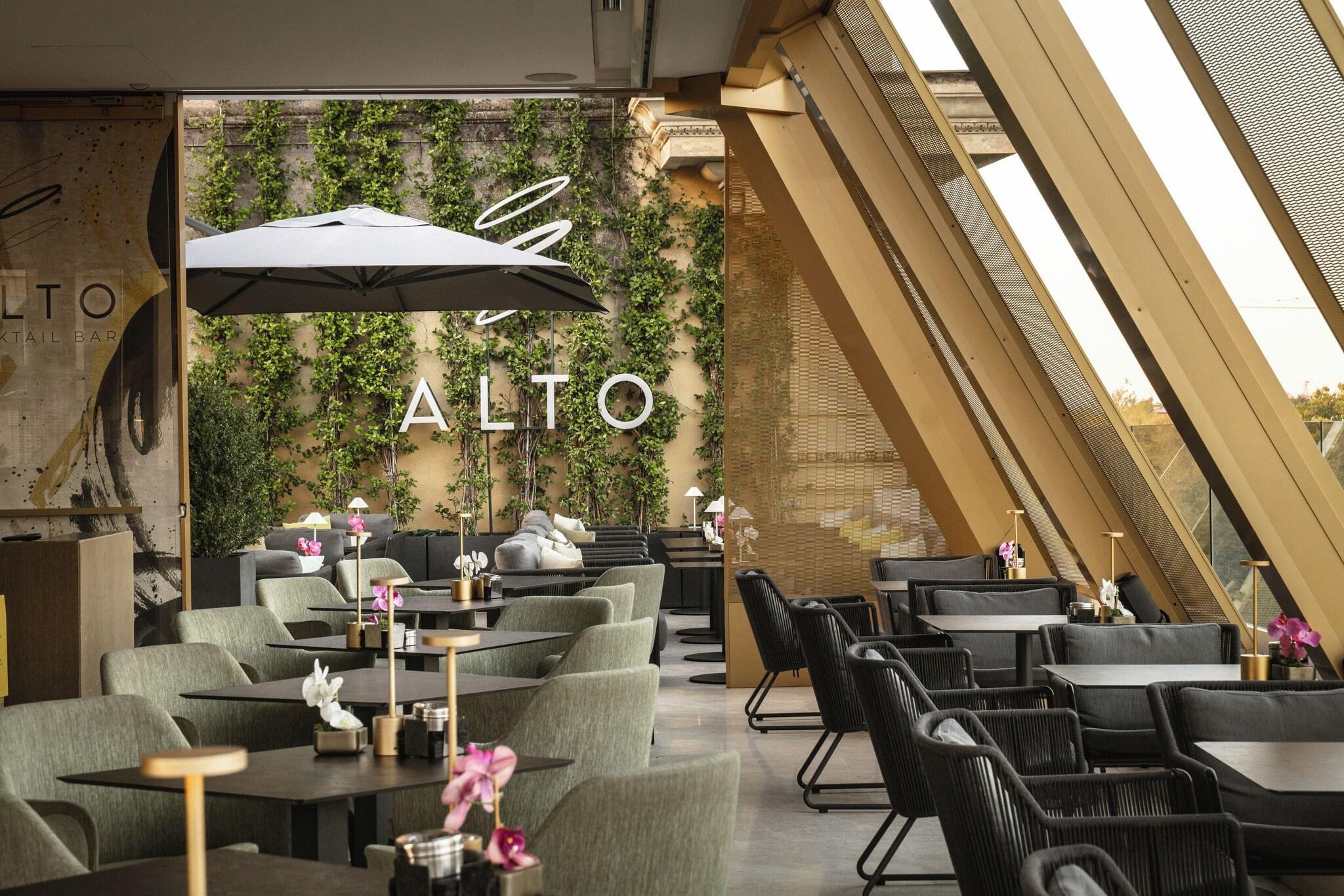 Restaurant The First Musica