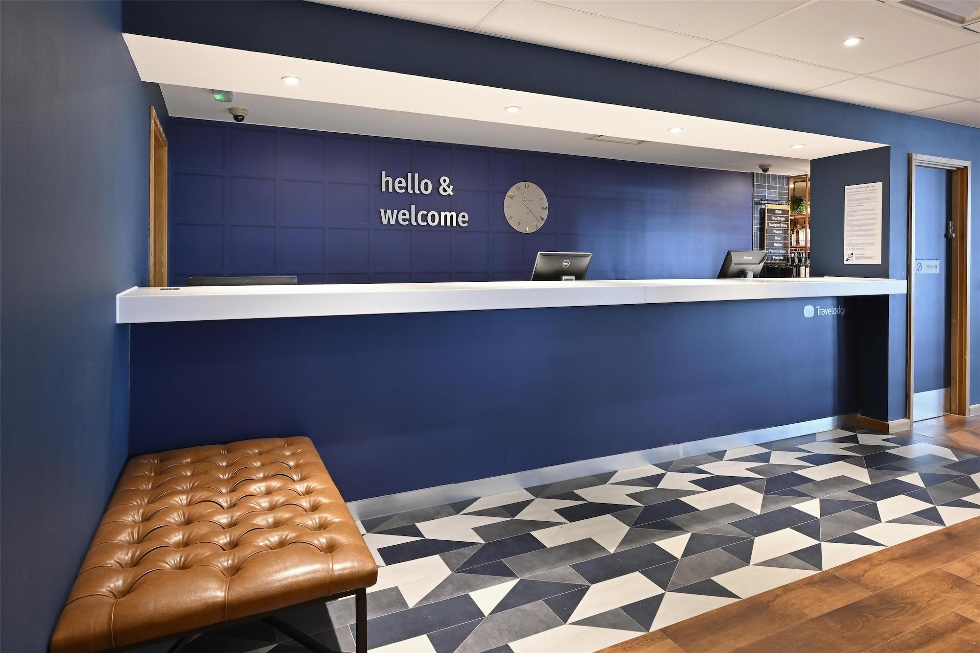 Vista Lobby Travelodge Croydon Central