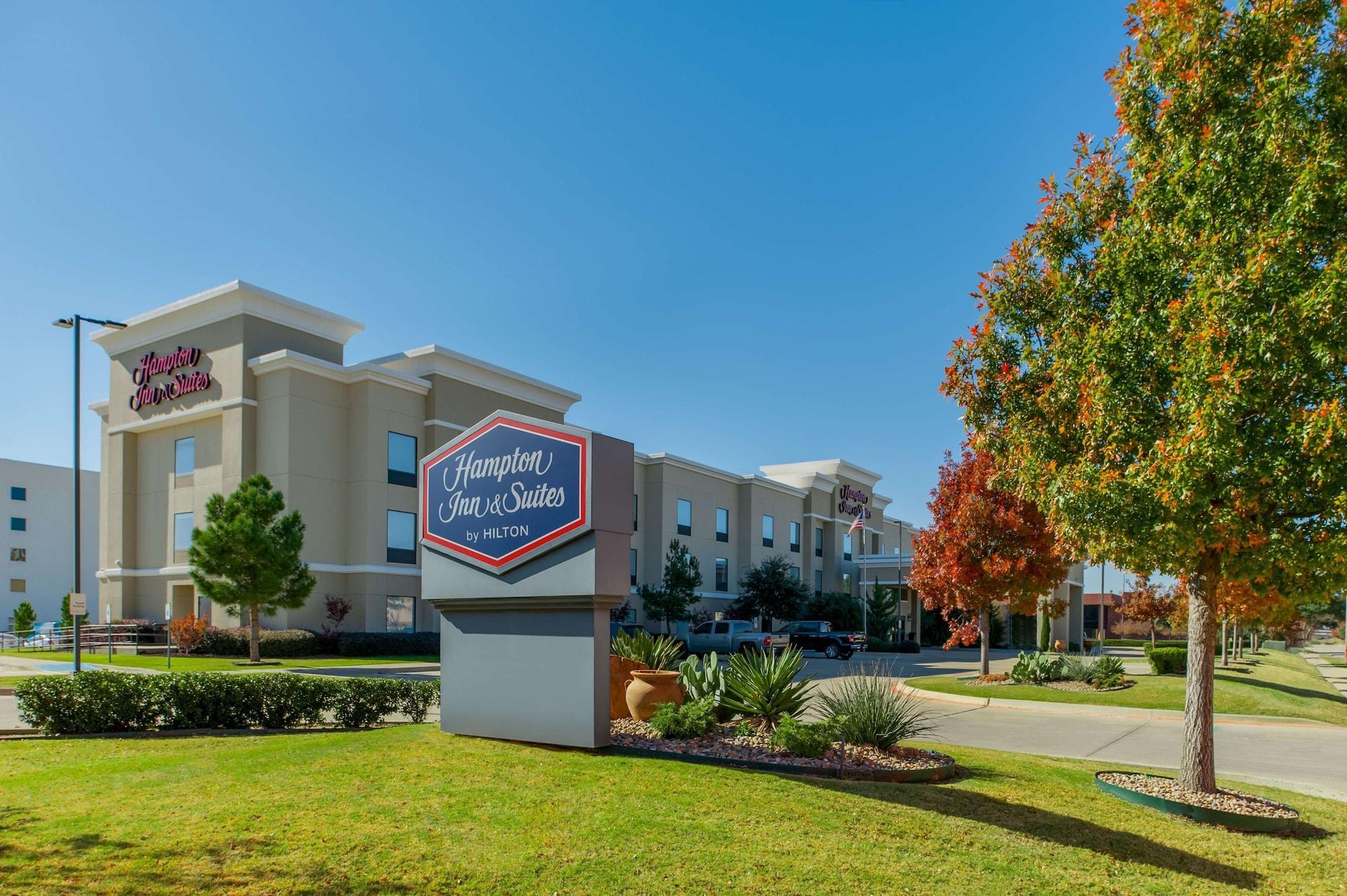 Vista Exterior Hampton Inn & Suites Fort Worth-Fossil Creek