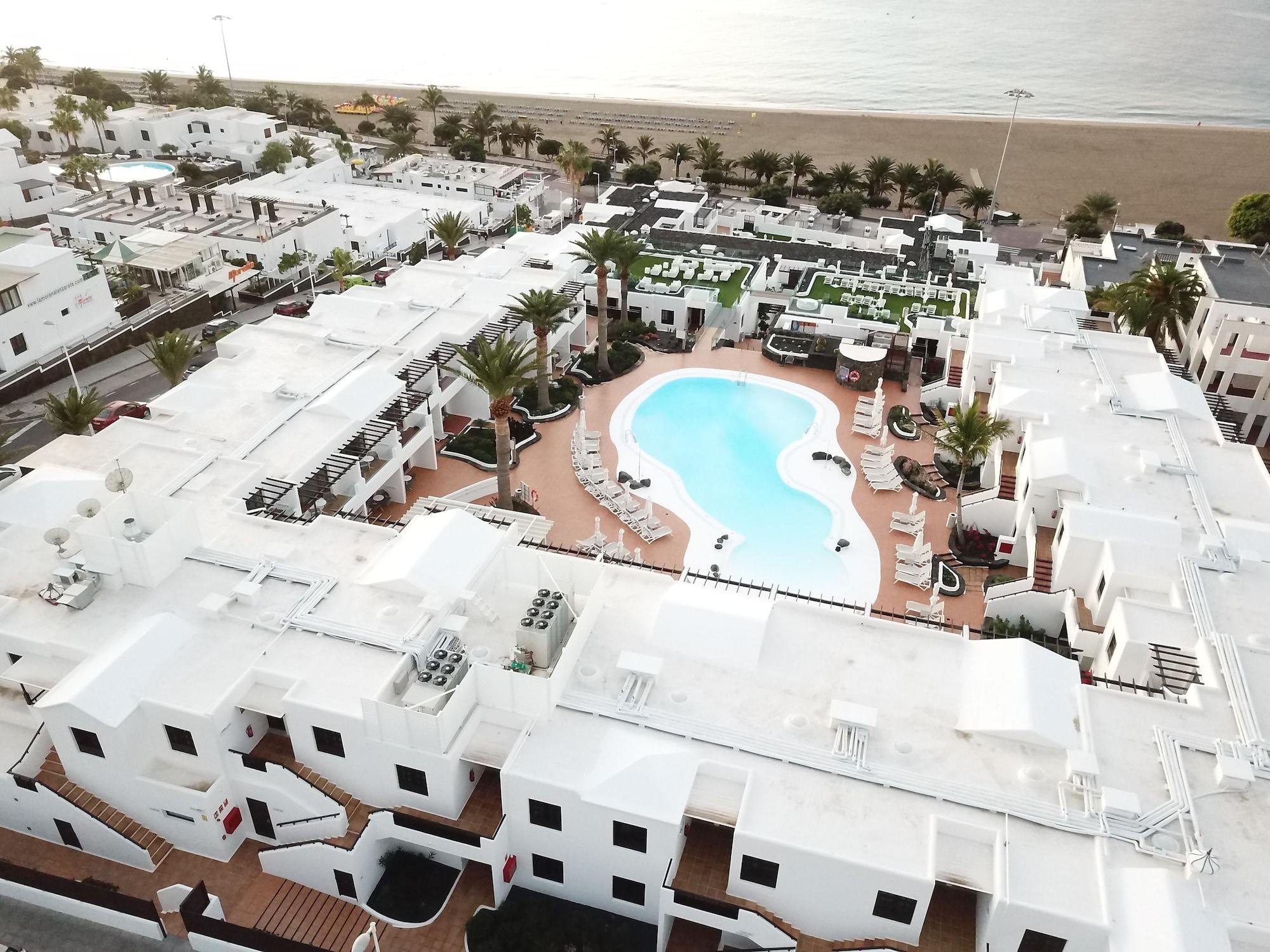 Vista Exterior R2 Bahía Kontiki Beach Apartments