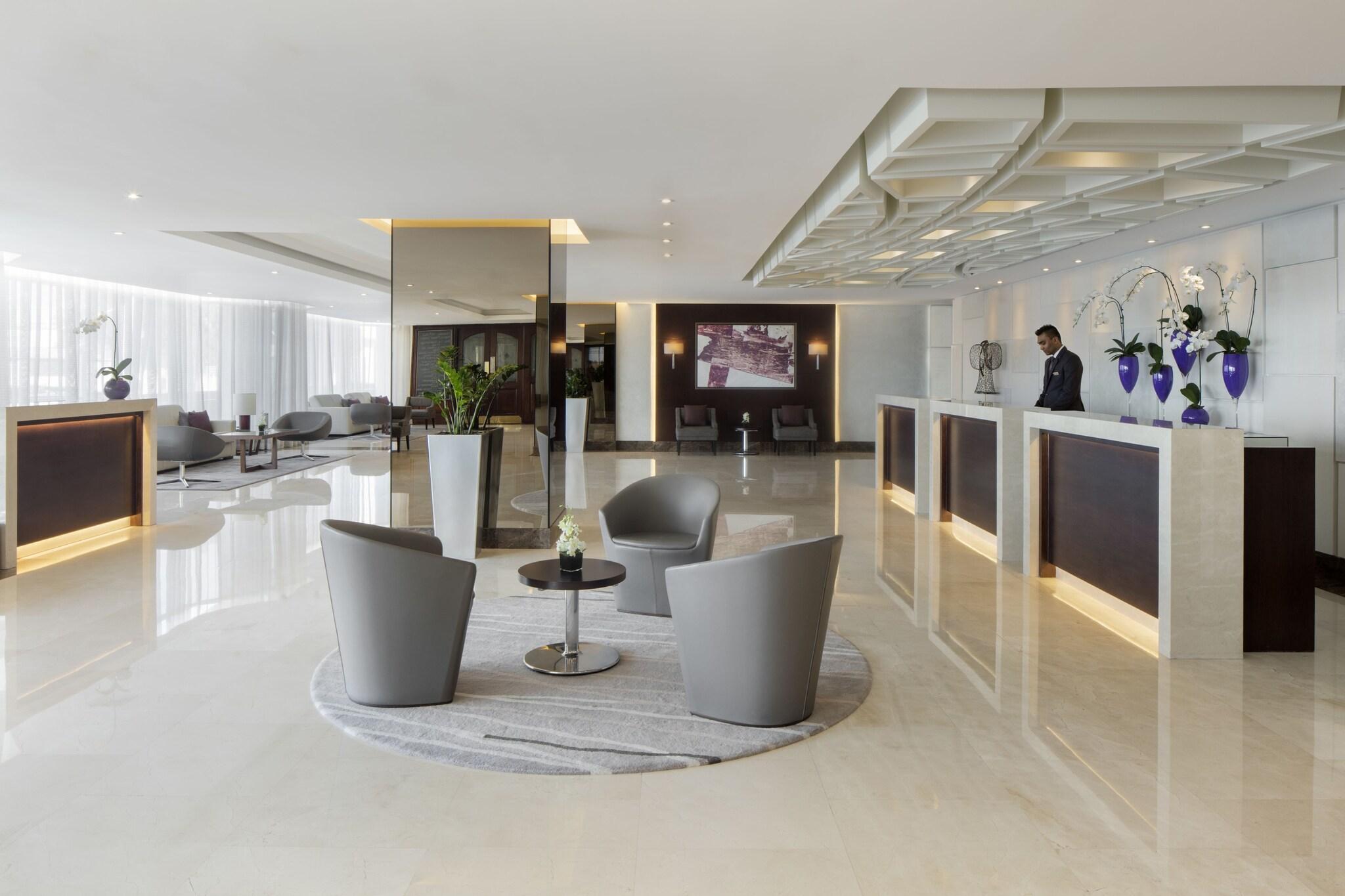 Vista Lobby Jumeira Rotana