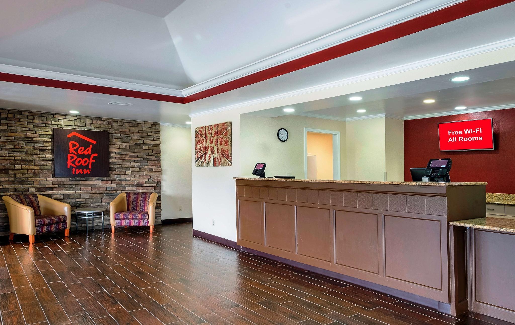 Vista Lobby Red Roof Inn & Suites Brunswick I-95