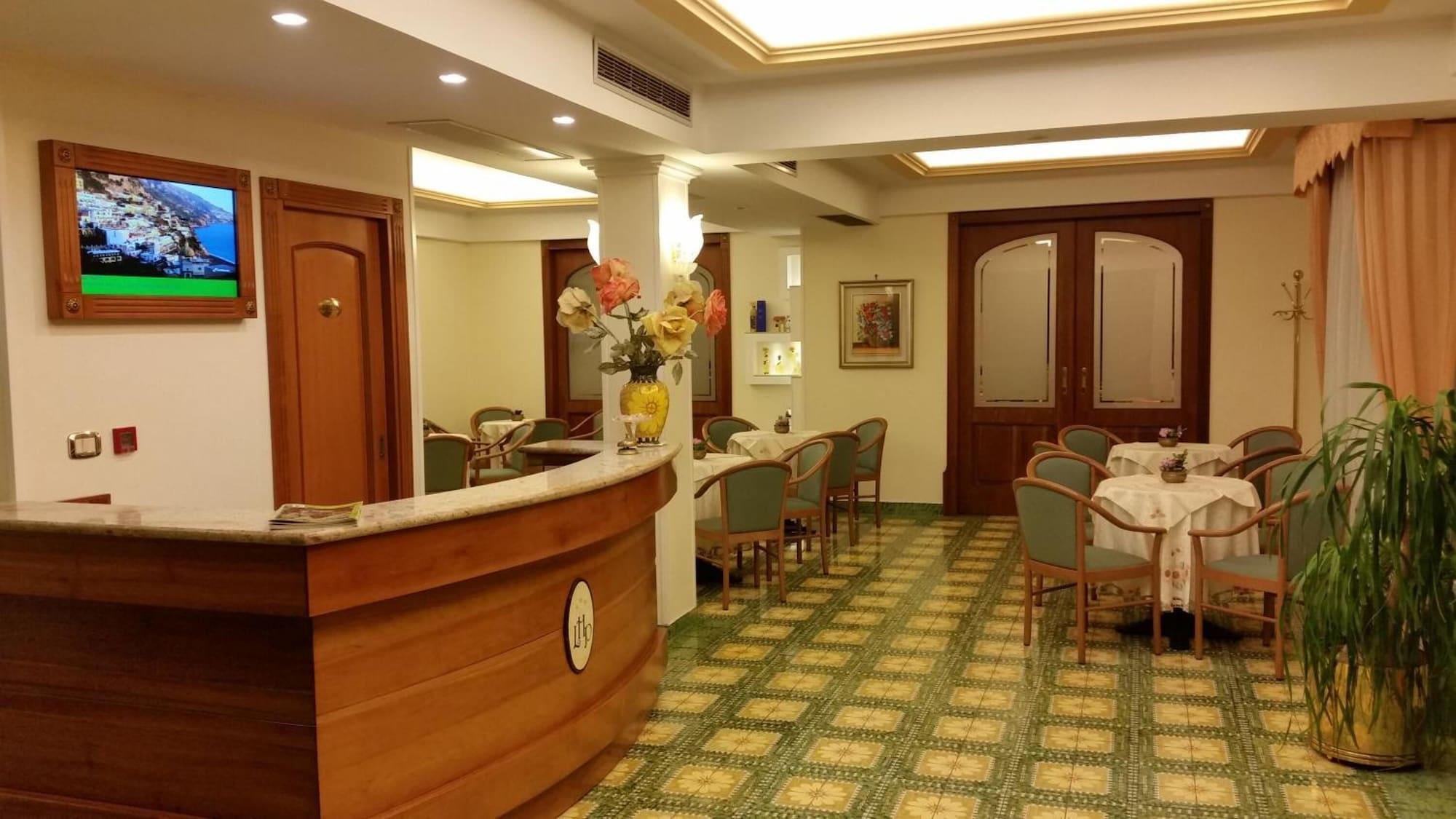 Vista Lobby Hotel La Pergoletta