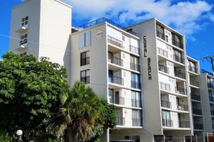Alojamiento - Coral Beach Hotel and Condominiums