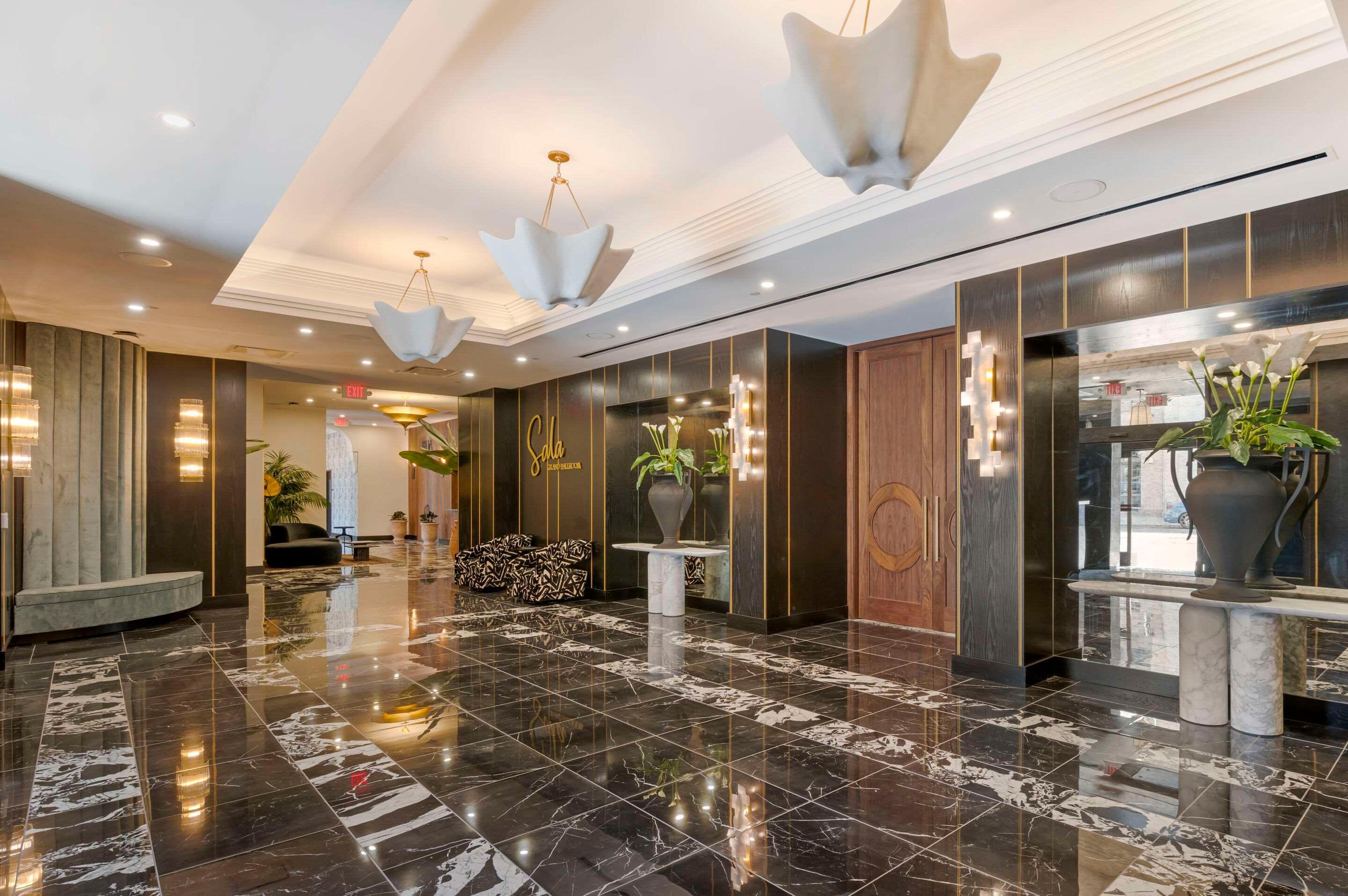 Vista Lobby Cambria Hotel Detroit Downtown