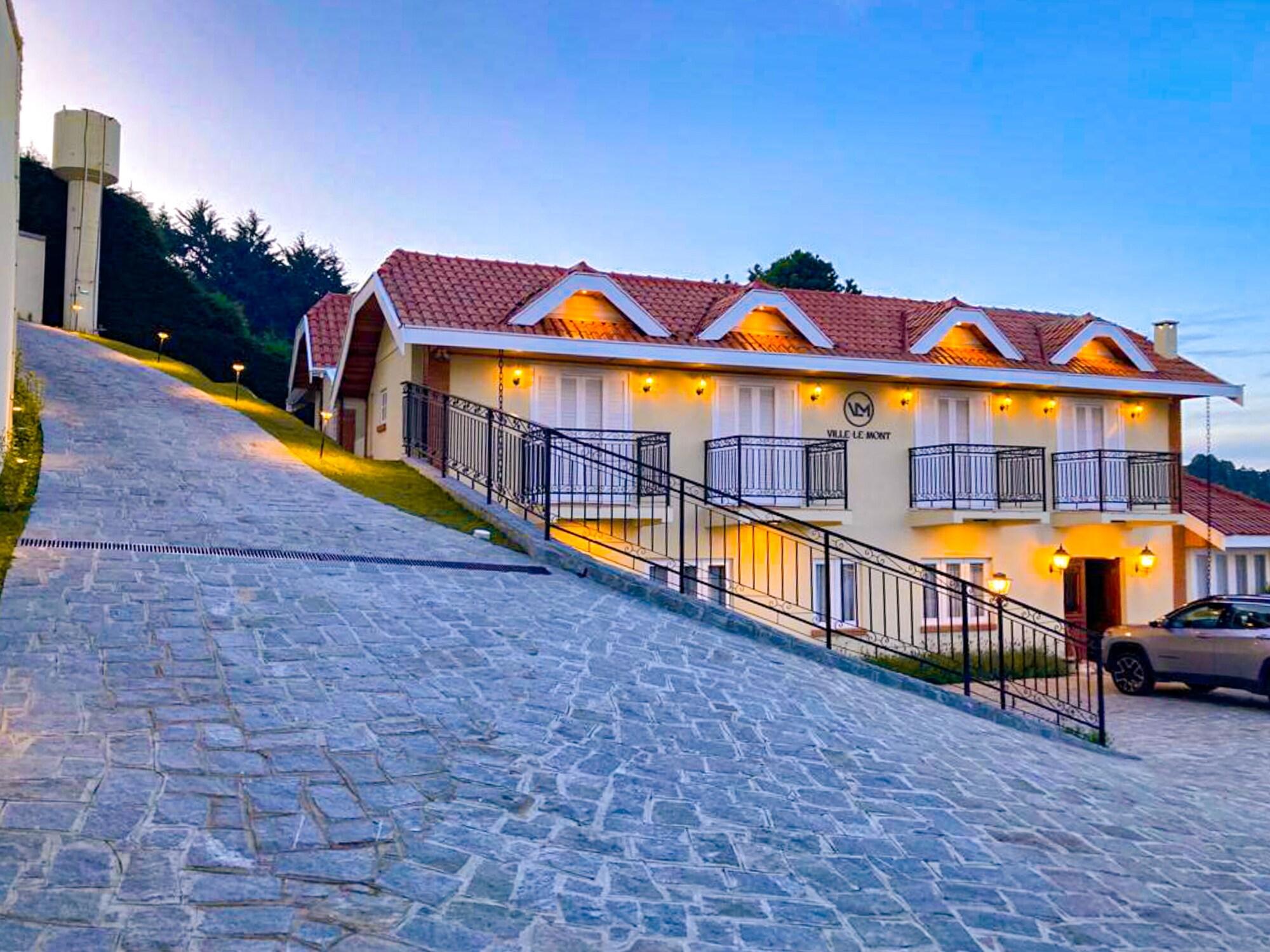 Variados (as) Pousada Ville Le Mont