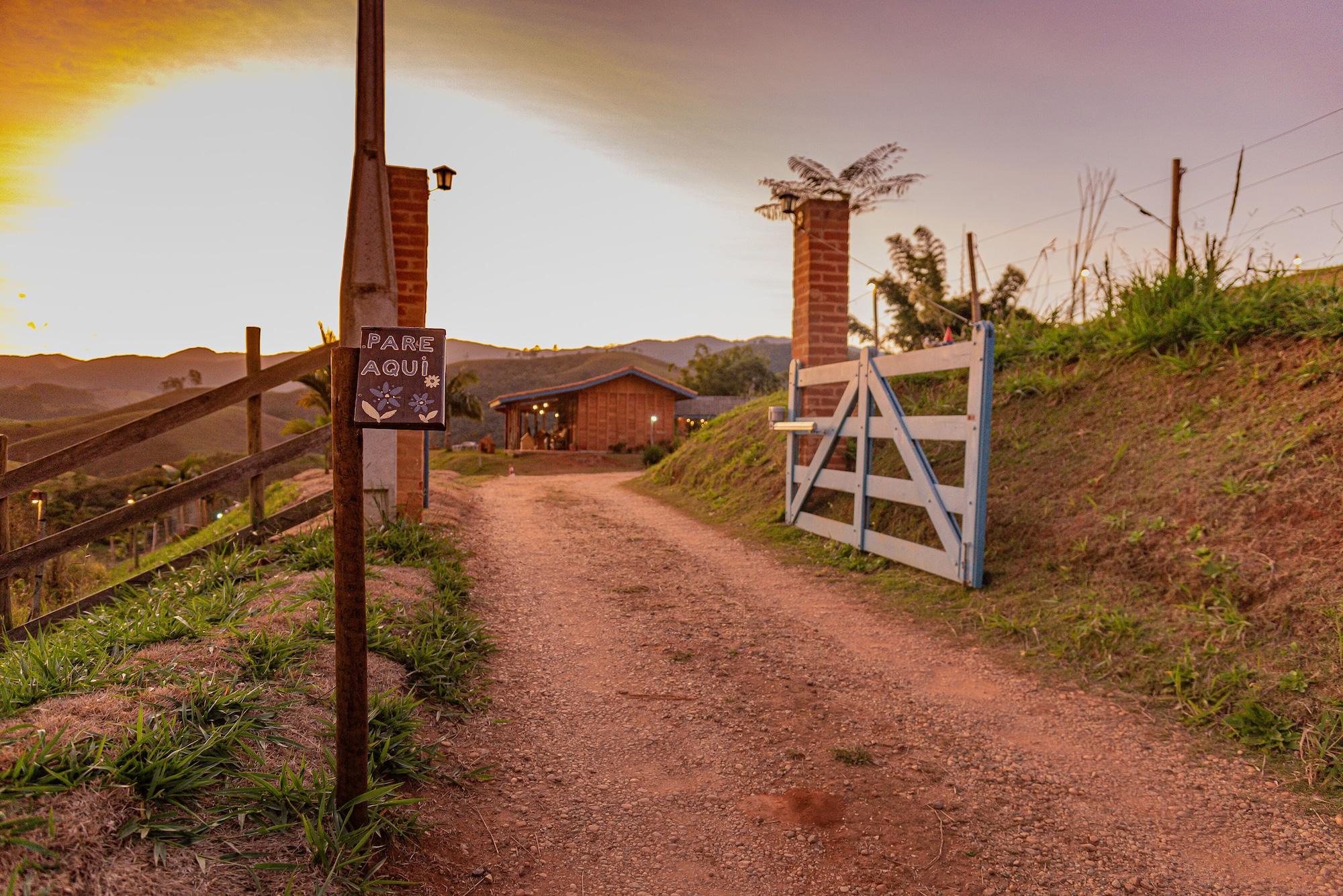 Vista Exterior Pousada Capim Limão