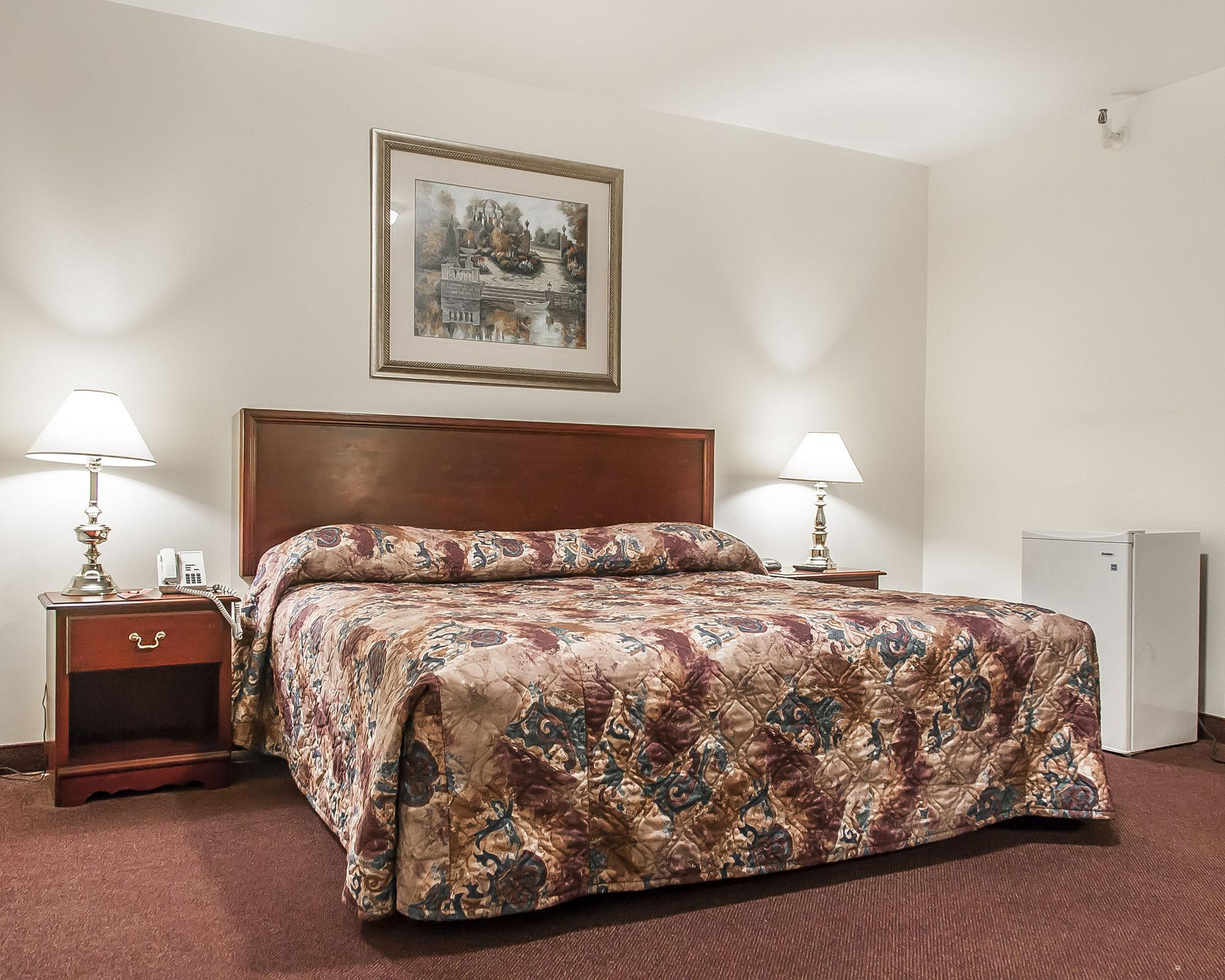 Habitación Econo Lodge Aeroport