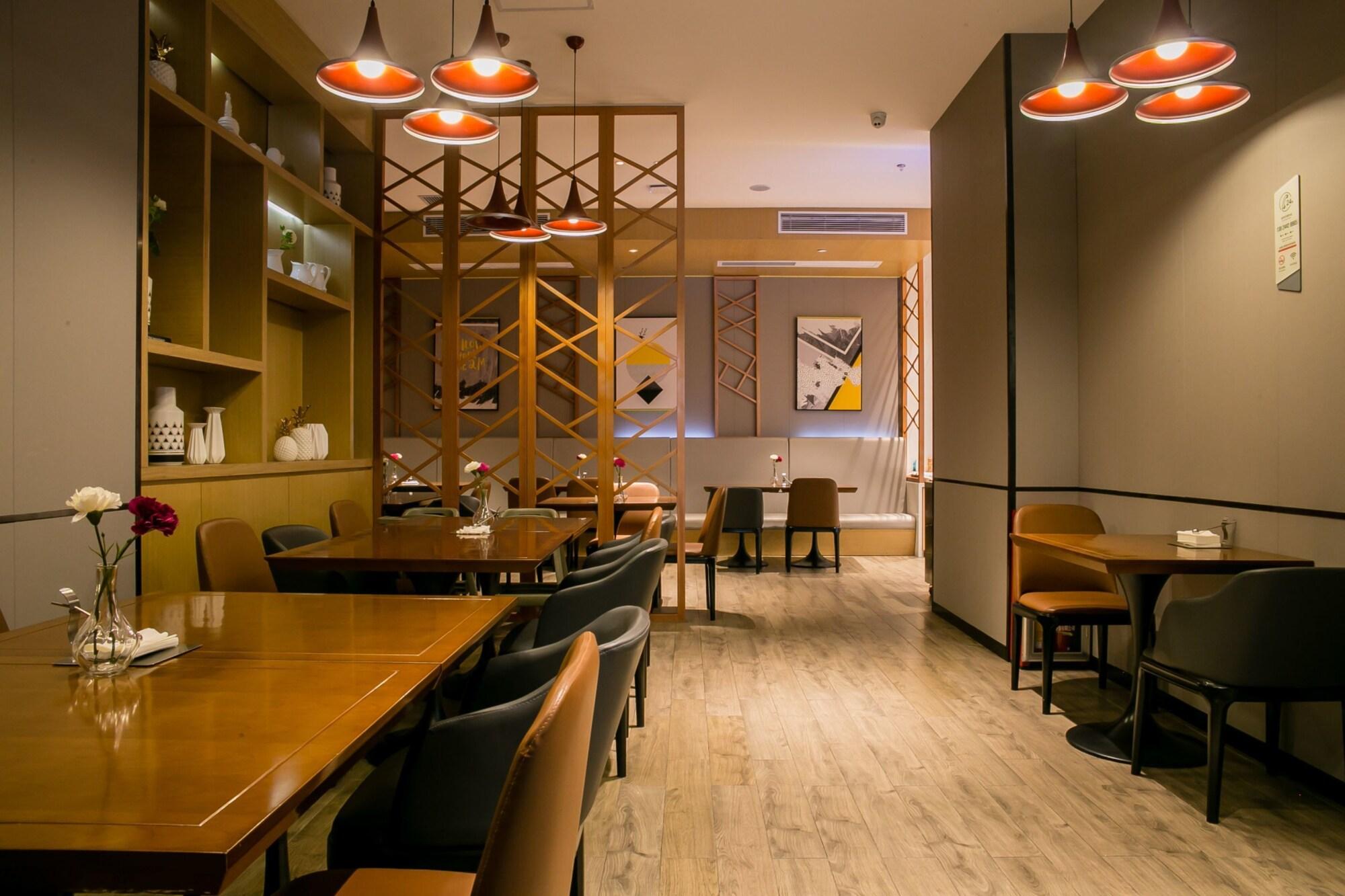 Restaurant Borrman Hotel Canton Tower Kecun Station