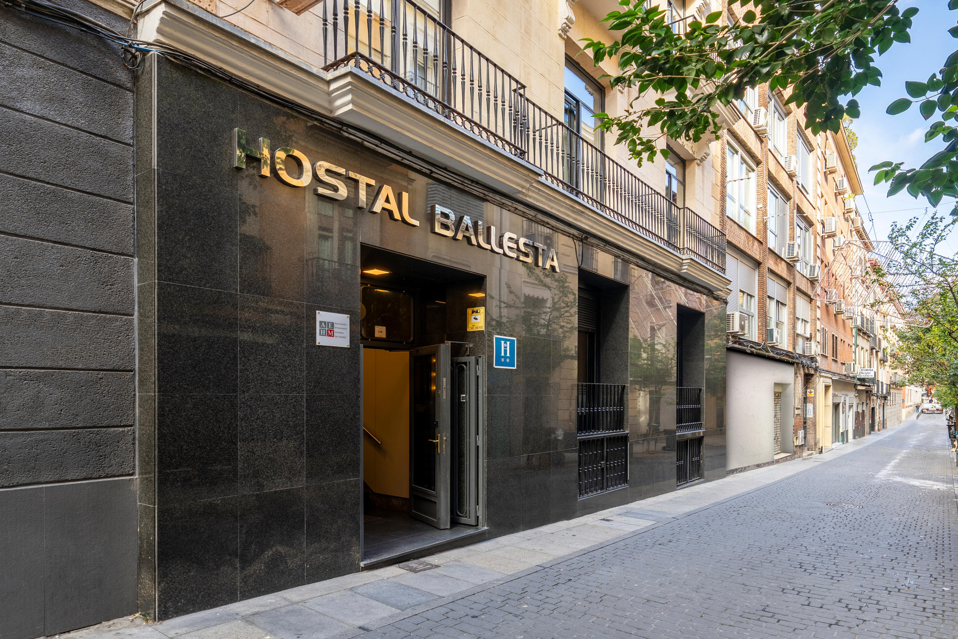 Vista Exterior Hostal Ballesta