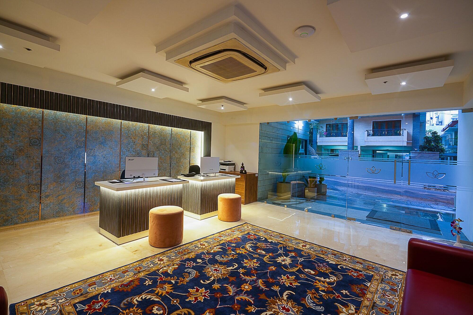 Vista Lobby Grand Continent Malleshwaram A Sarovar Portico Affiliate Hotel