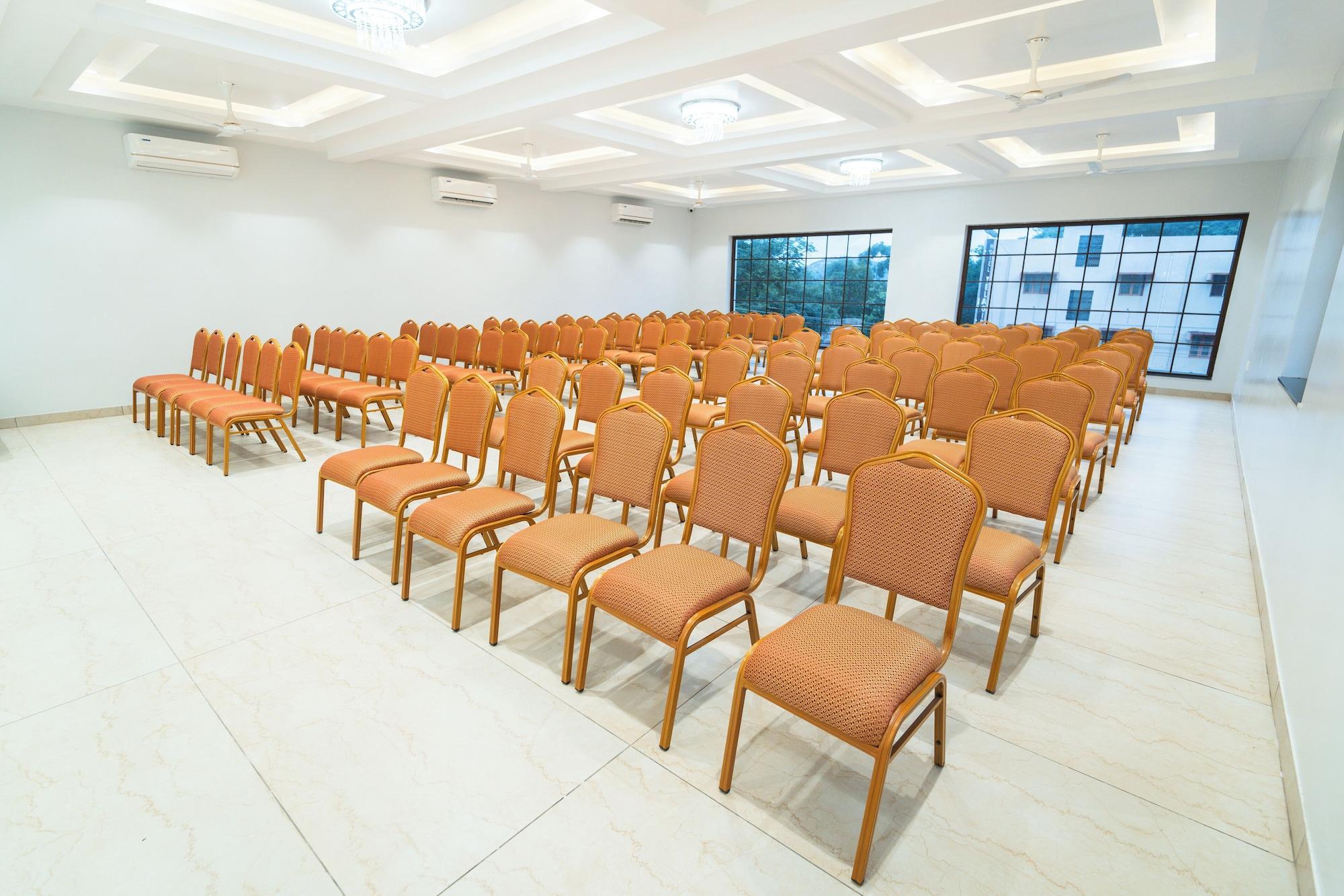 Salón de Baile MGM Whispering Meadows Yelagiri