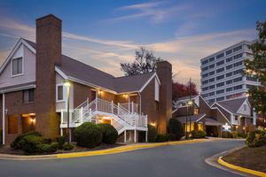 Alojamiento - Tysons Corner Suites, A Baymont by Wyndham