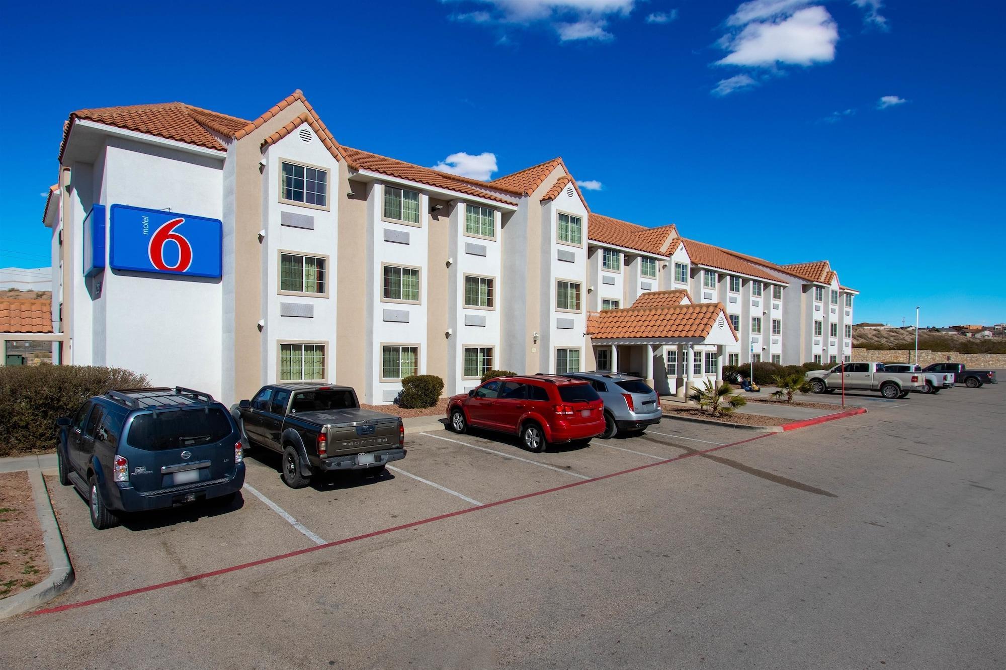 Vista Exterior Motel 6 El Paso, TX - Southeast