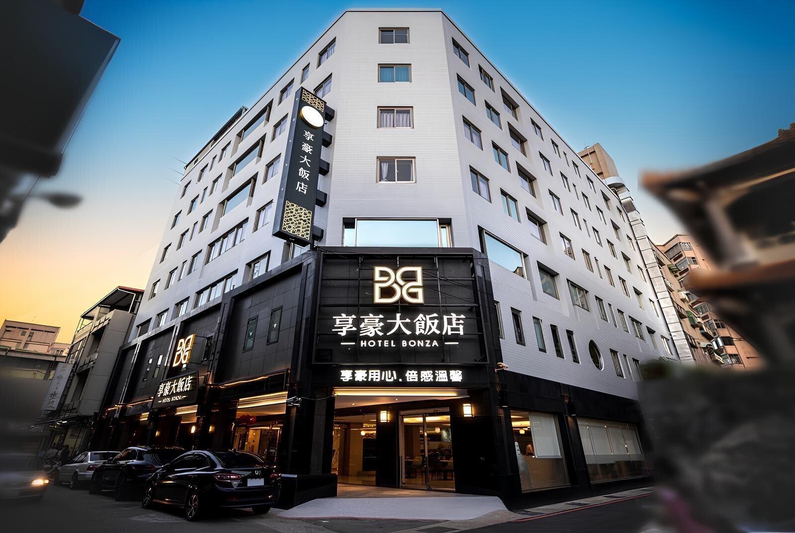 Varios Hotel Bonza