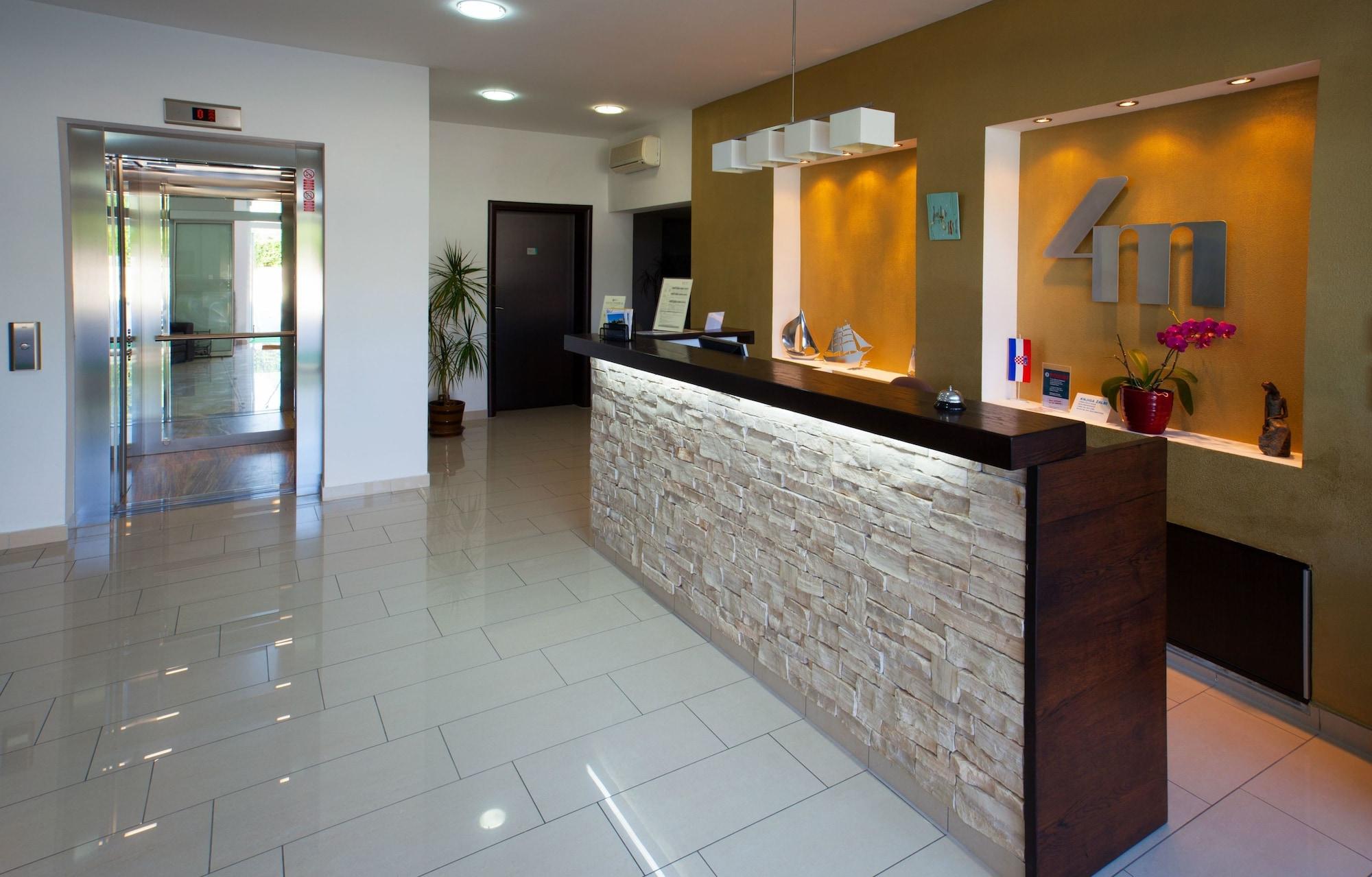 Vista Lobby Hotel and Apartments Vila 4m