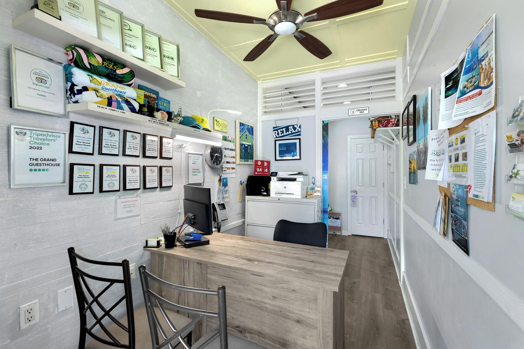 Vista Lobby The Grand Guesthouse