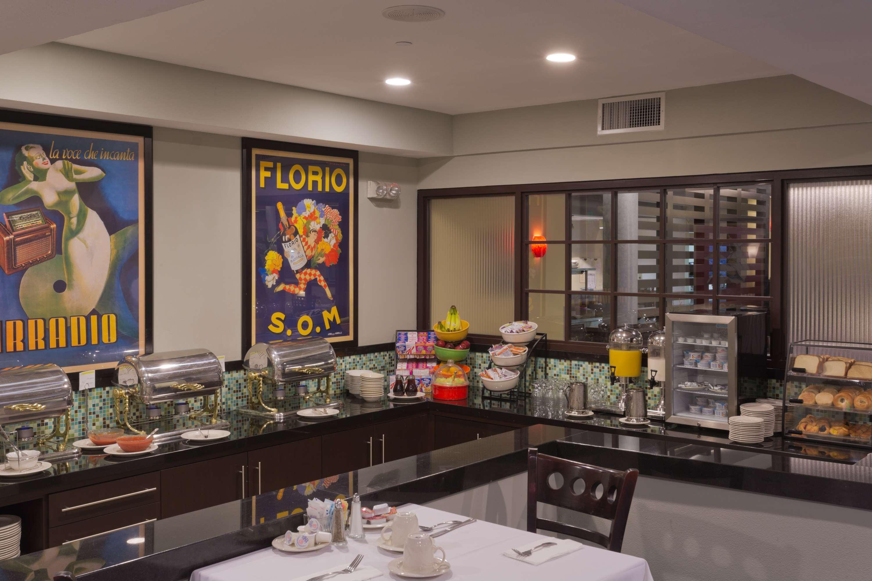 Restaurant DoubleTree by Hilton Chatsworth